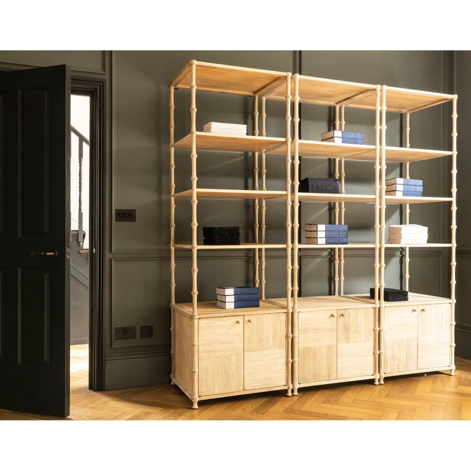 Jonathan Charles William Yeoward Bywater Etagere (530234-WAA) - Image 2