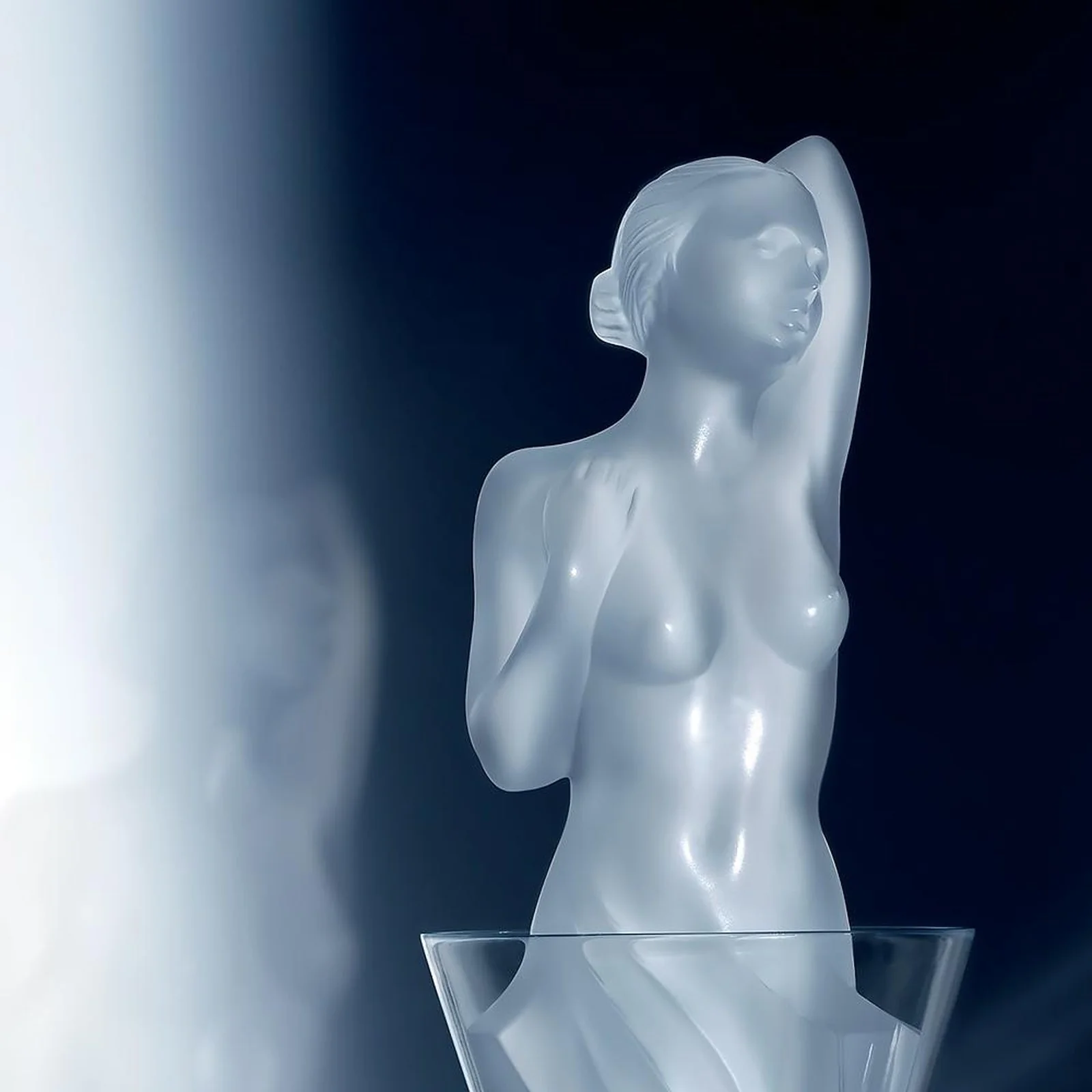 Lalique Aphrodite Vintage Decanter - Image 2