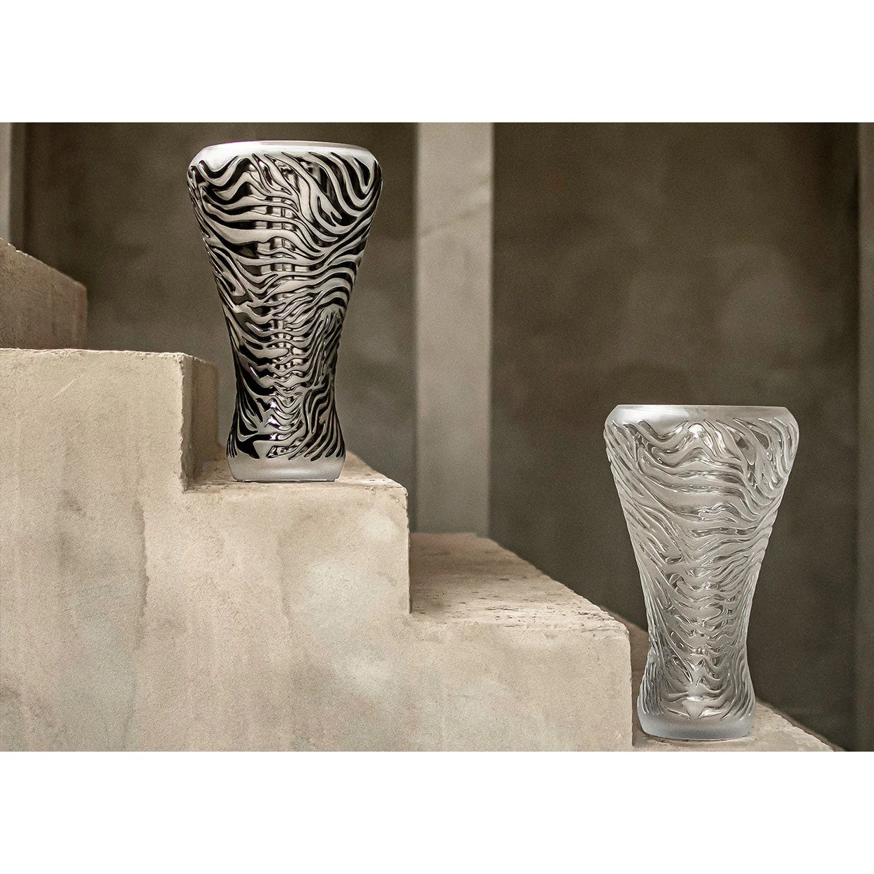 Lalique Empreinte Animale Zebre Vase - Image 3