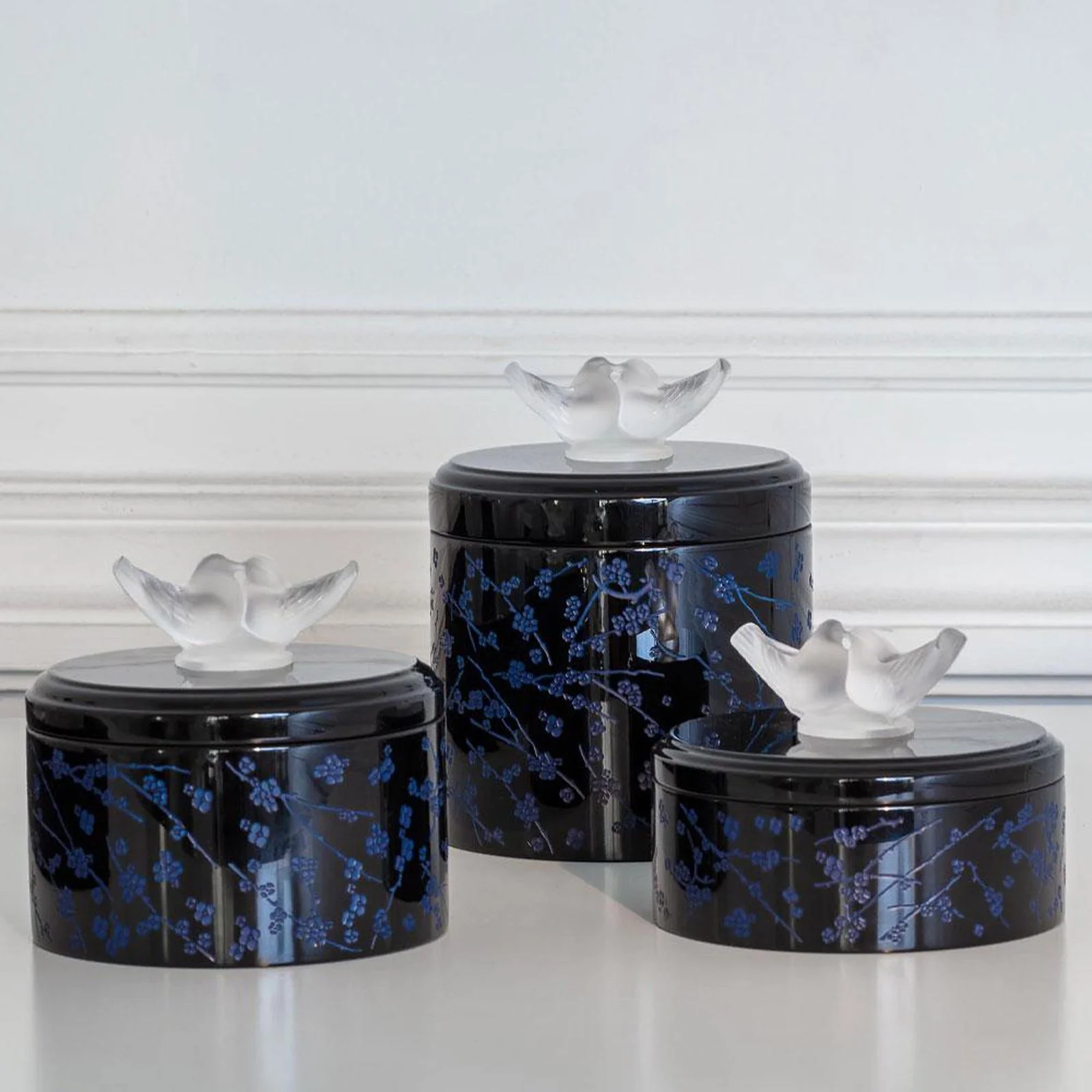 Lalique Fleurs De Cerisier Lacquered Wood Box Small Size - Image 4