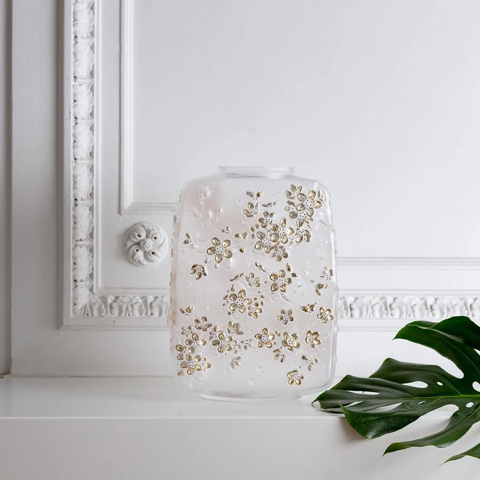 Lalique Fleurs De Cerisier Vase - Image 2