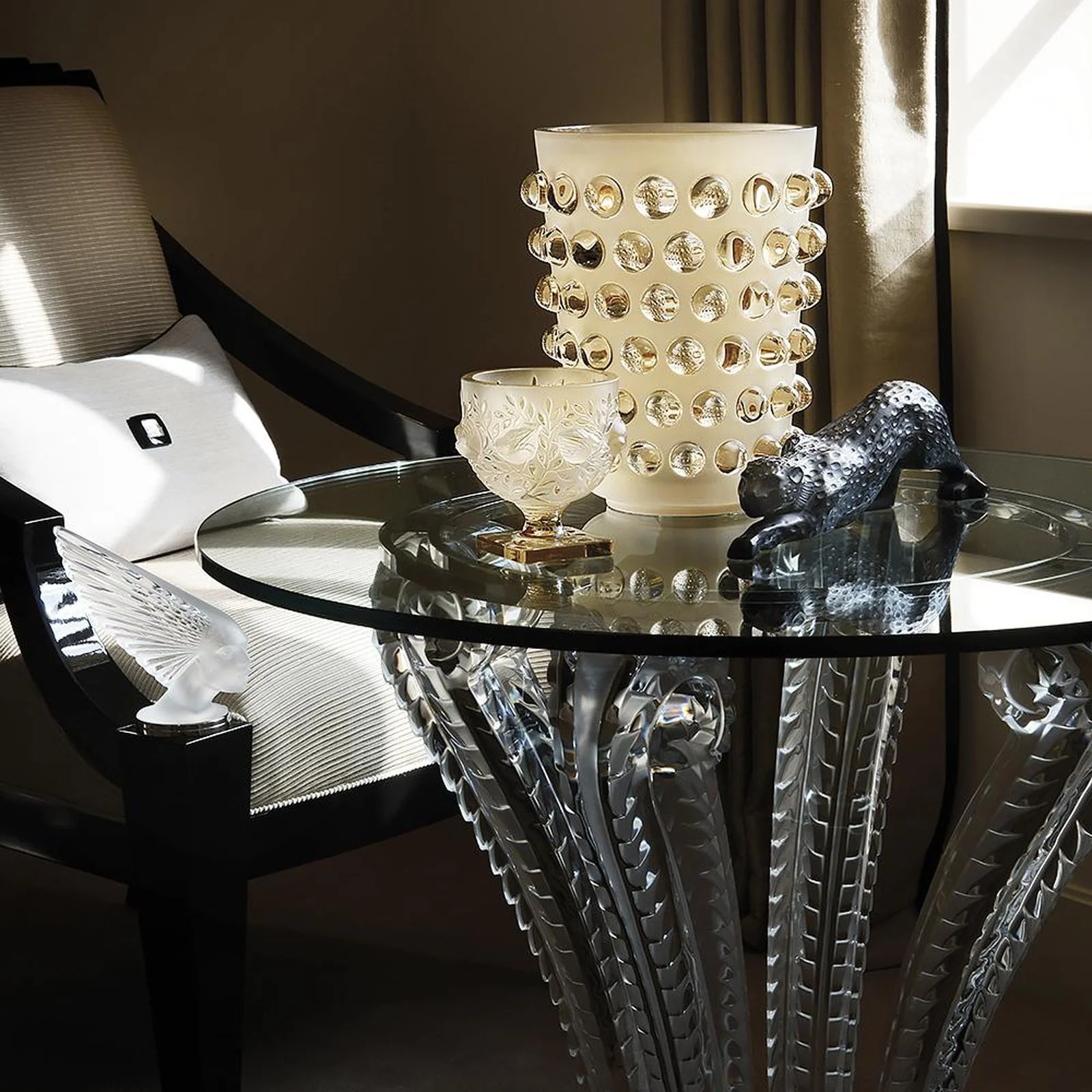 Lalique Marsan Pedestal Table - Image 3