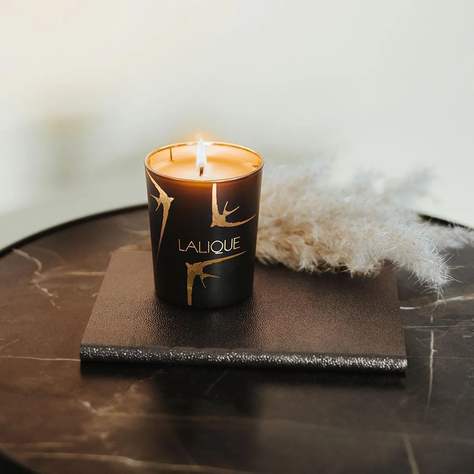 Lalique The Night Nairobi - Kenya Scented Candle - Image 5