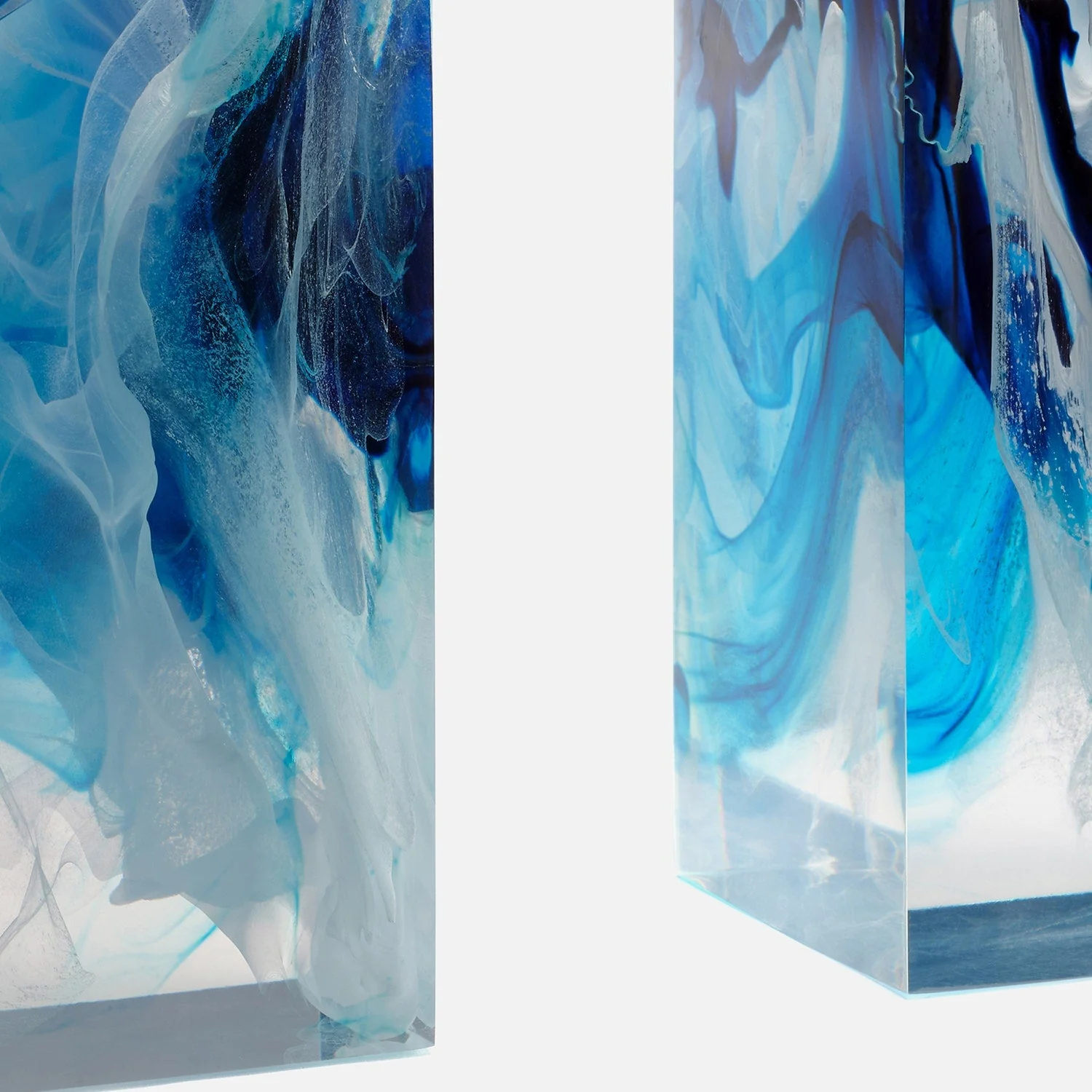 Leif Resin Bookend Set - Image 7