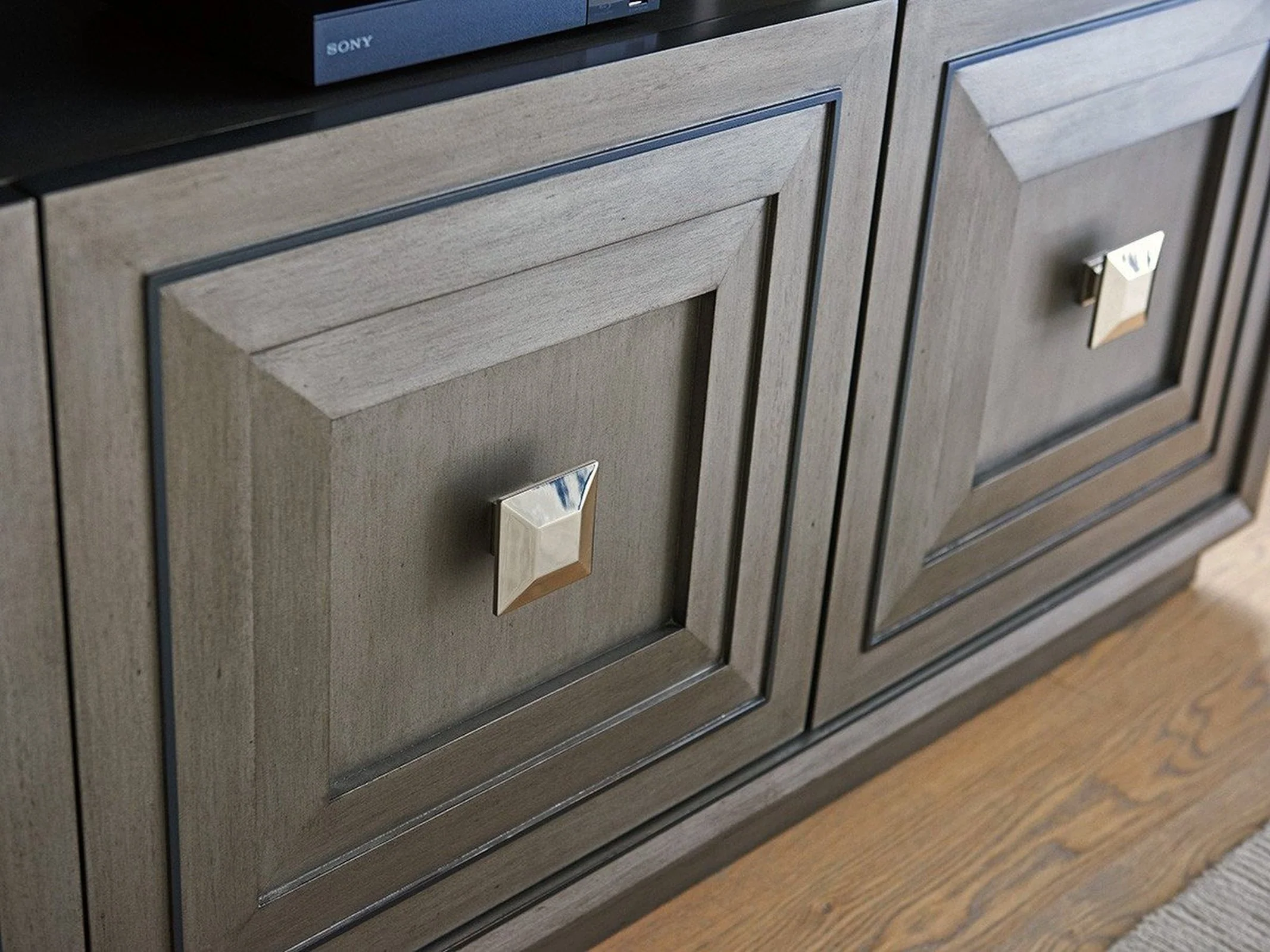 Lexington Ariana Basel Media Console - Image 3