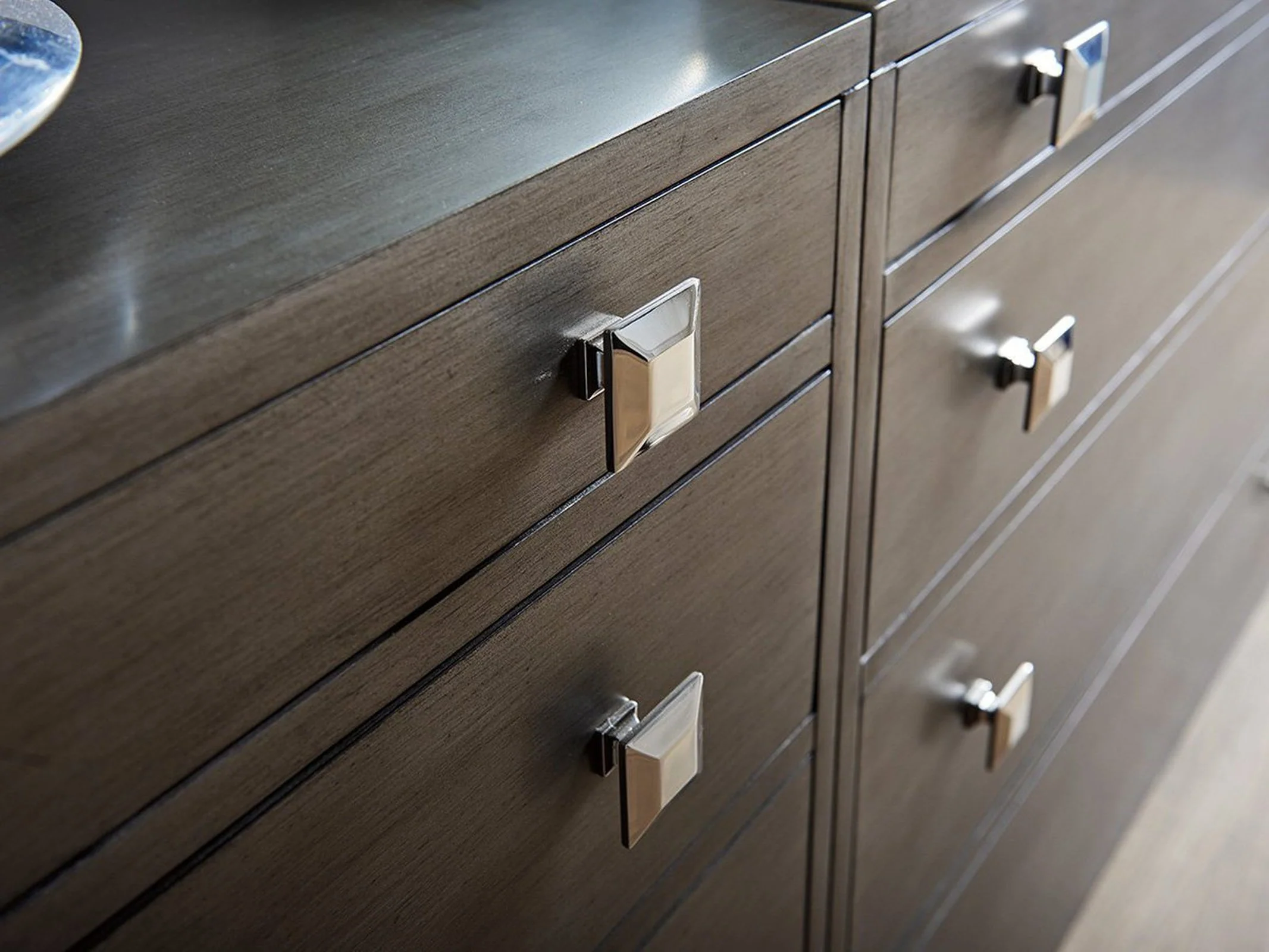 Lexington Ariana Cavalaire Bachelors Chest - Image 4