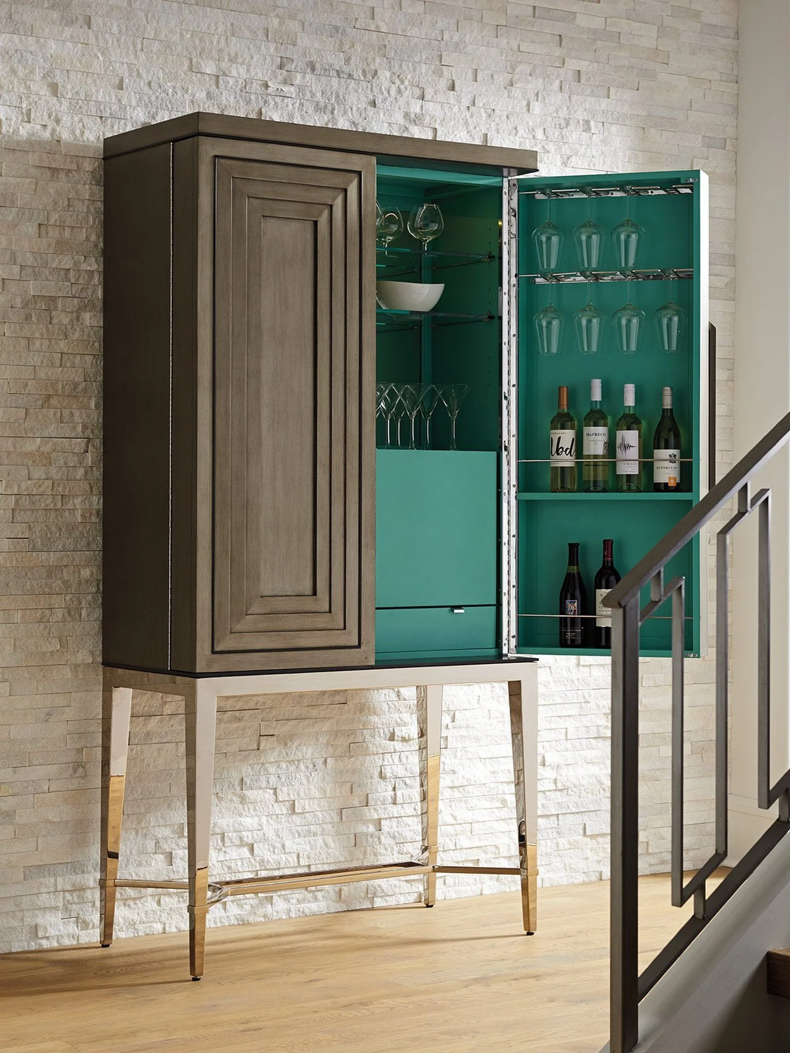 Lexington Ariana Cheval Bar Cabinet - Image 4