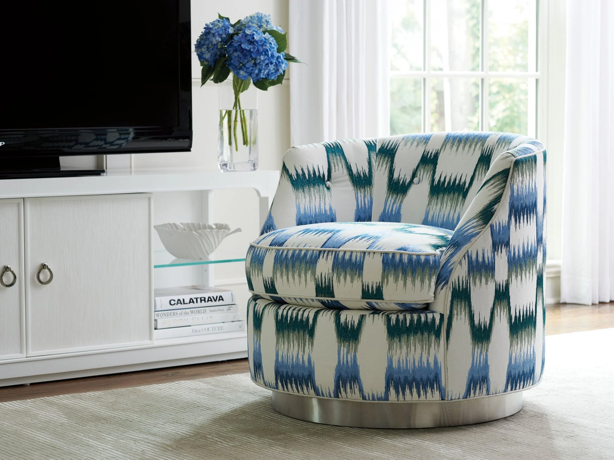 Lexington Avondale Piper Swivel Chair - Image 5