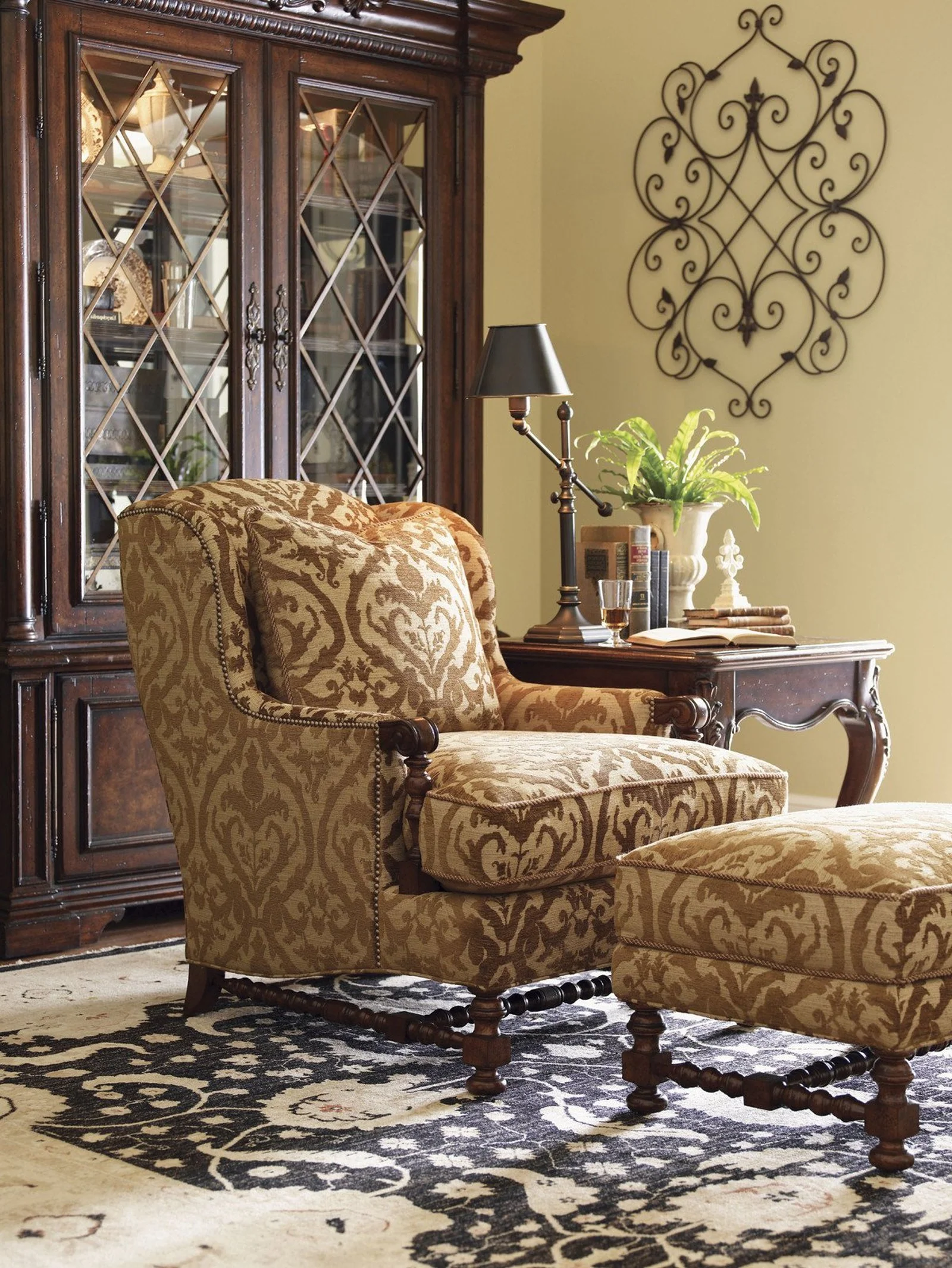 Lexington Bradbury Ottoman - Image 3