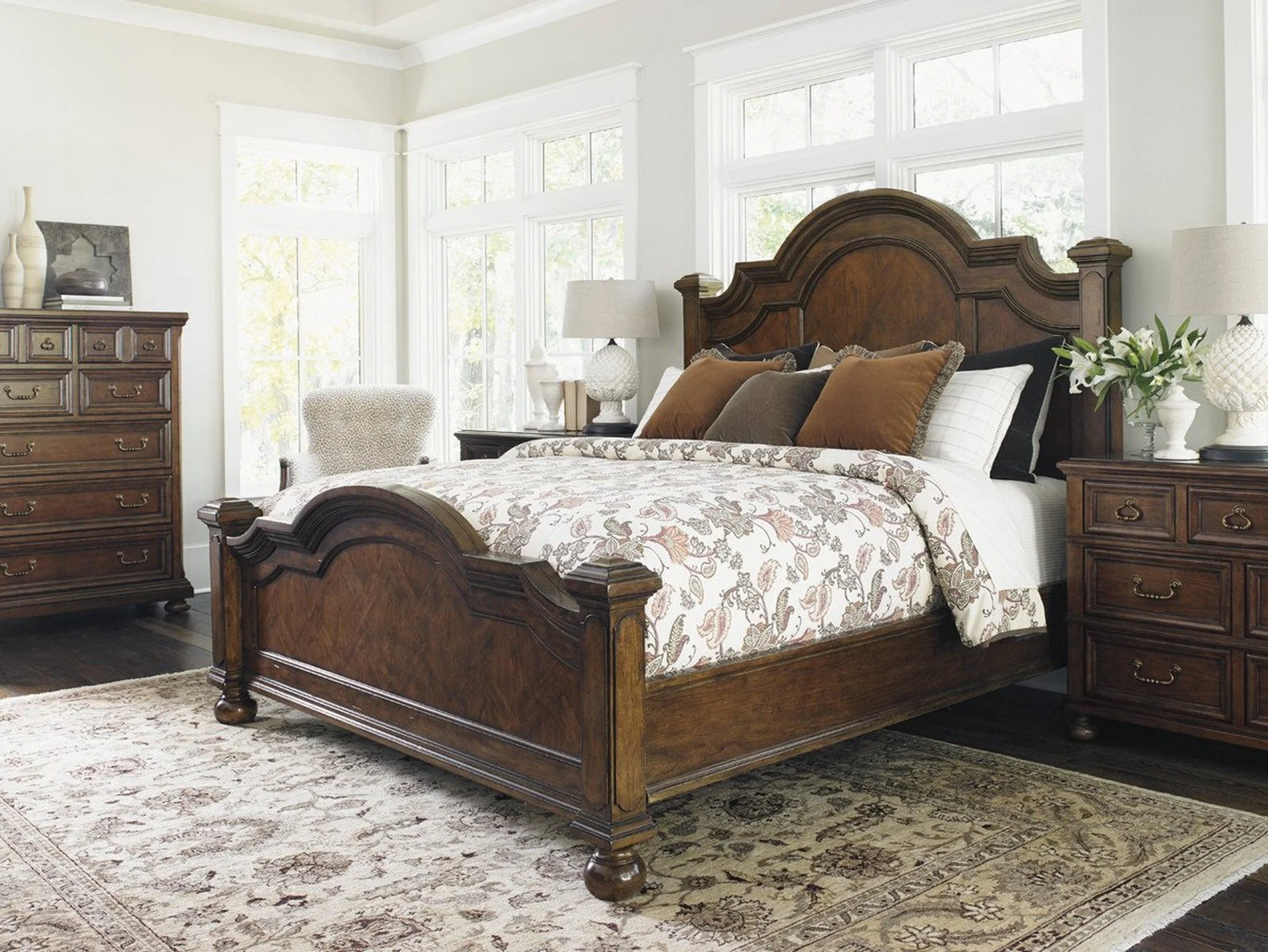 Lexington Coventry Hills Ellington Drawer Chest Clearance - Image 4