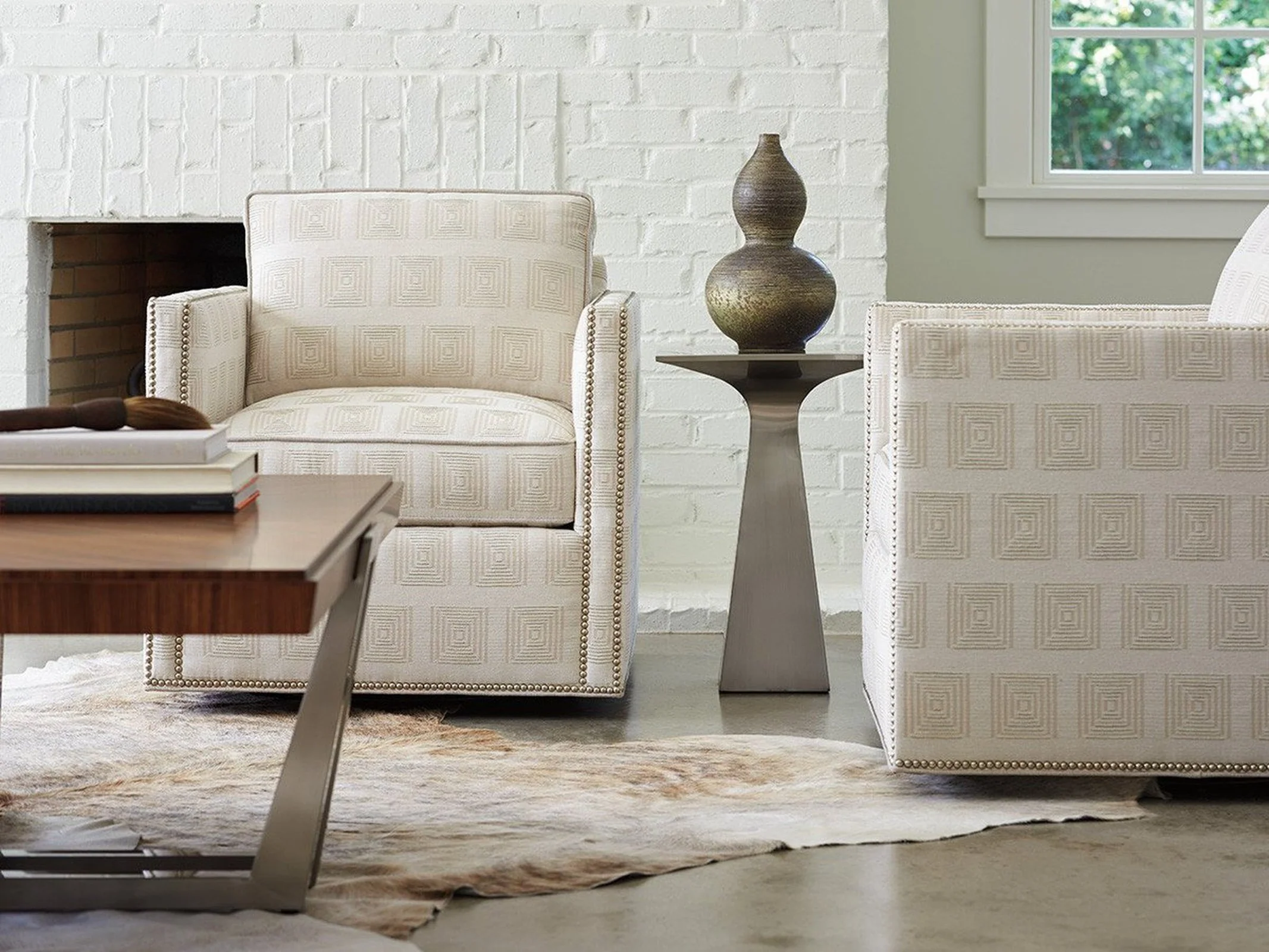 Lexington Hinsdale Swivel Club Chair - Image 4