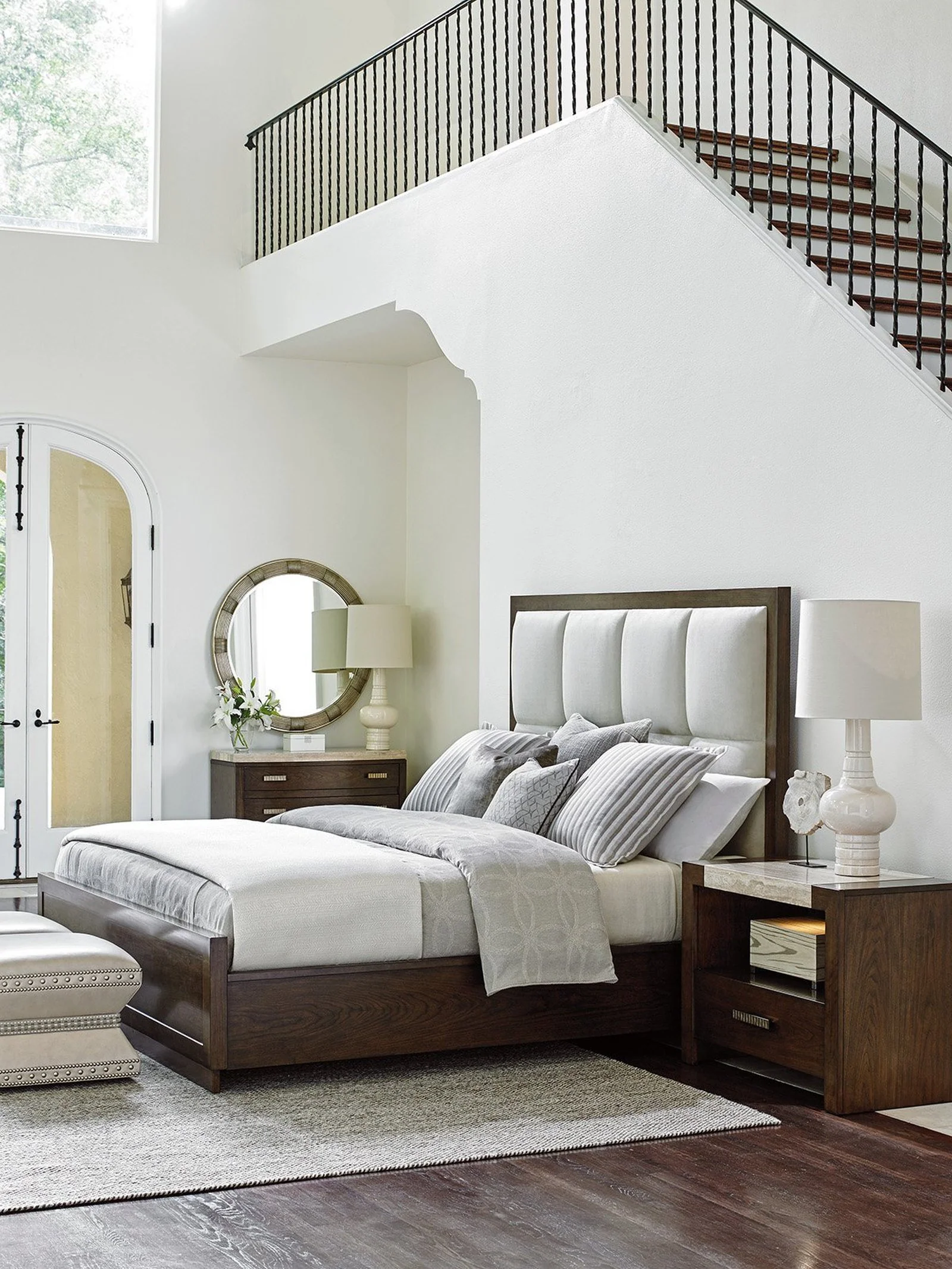 Lexington Laurel Canyon Casa Del Mar Upholstered Bed - Image 4