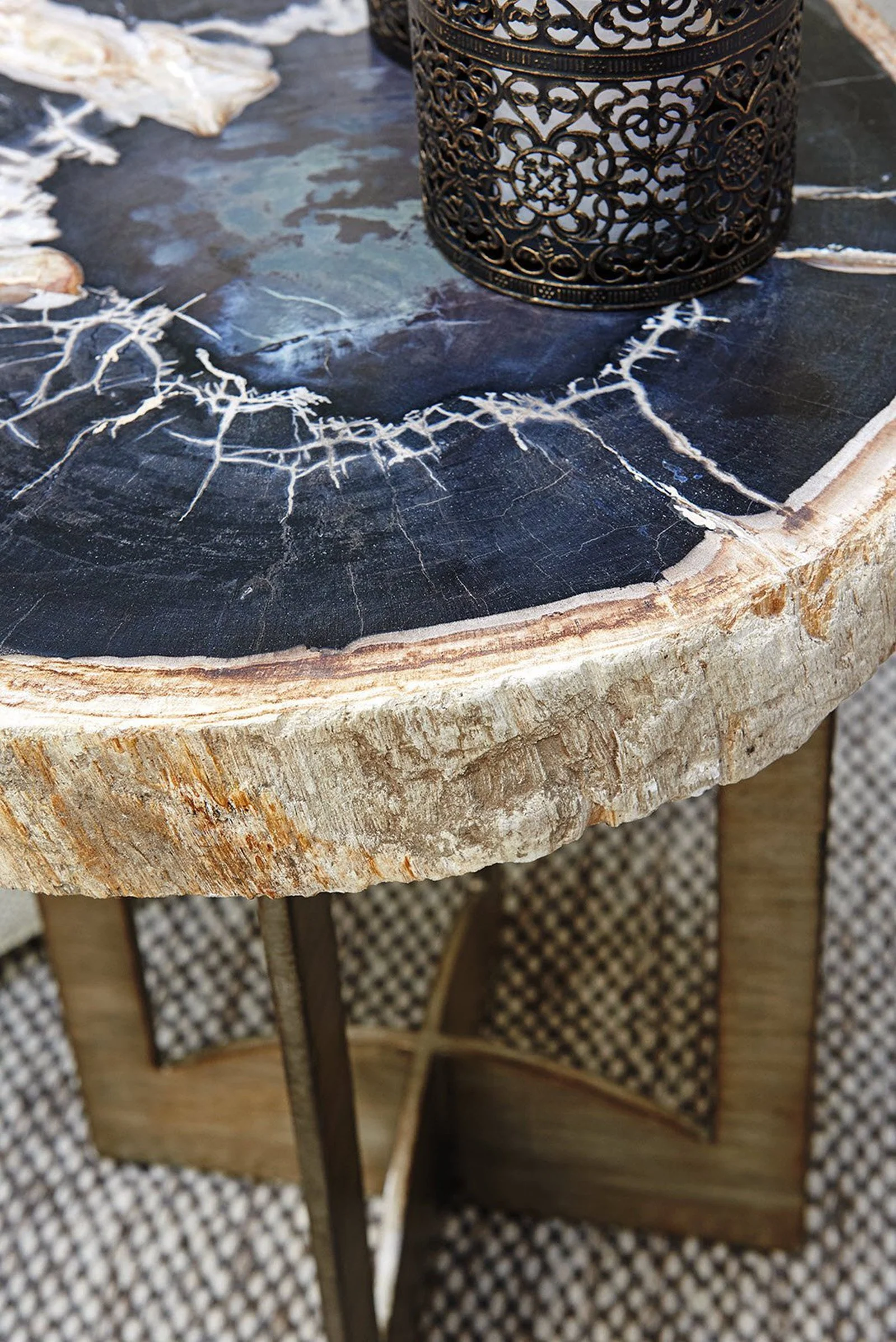 Lexington Laurel Canyon Cross Creek Accent Table - Image 3
