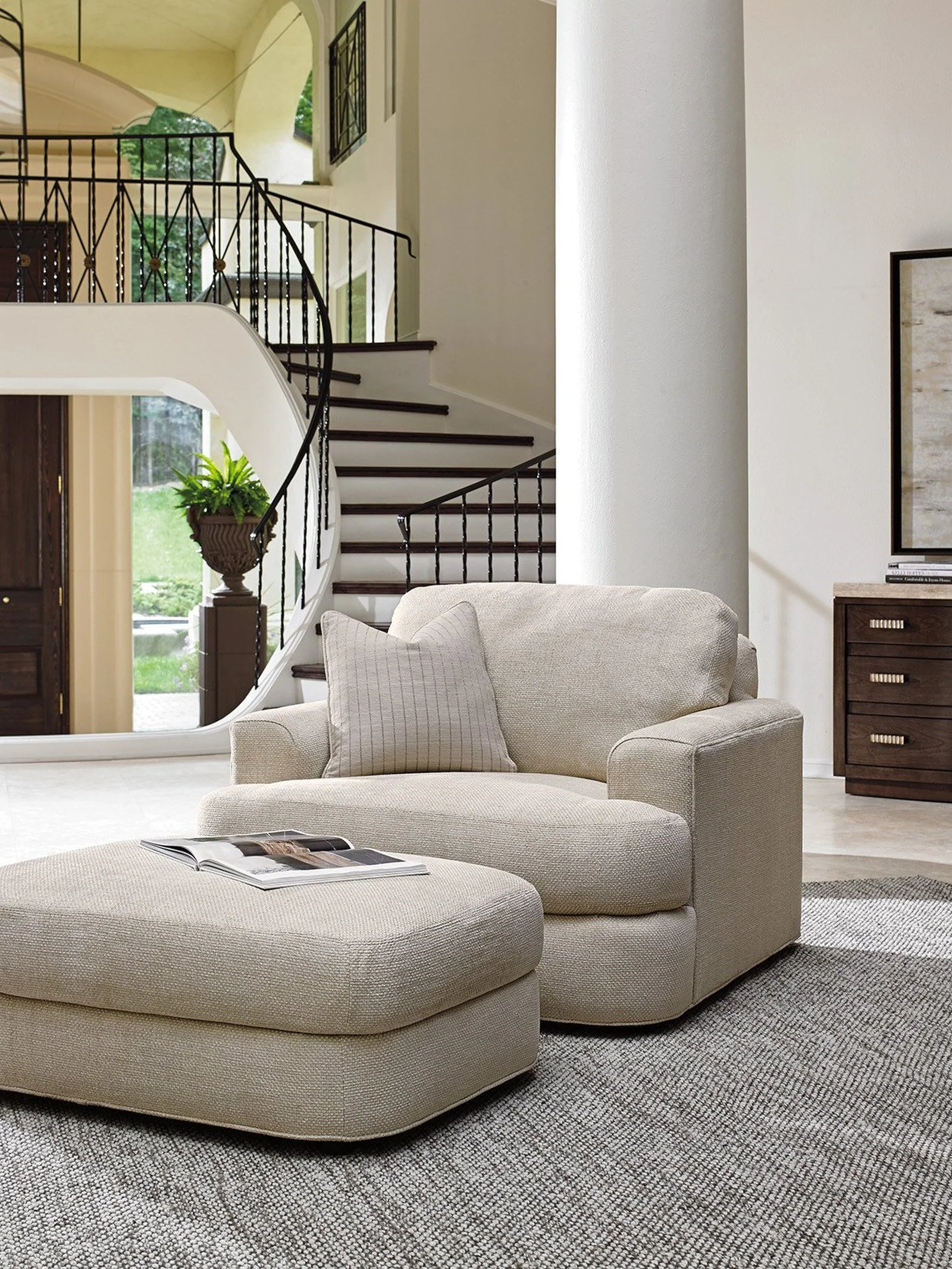 Lexington Laurel Canyon Halandale Chair - Image 4