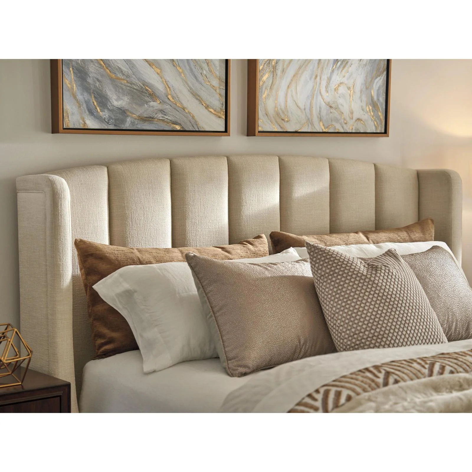 Lexington Rendezvous Savoy Upholstered Bed - Image 3