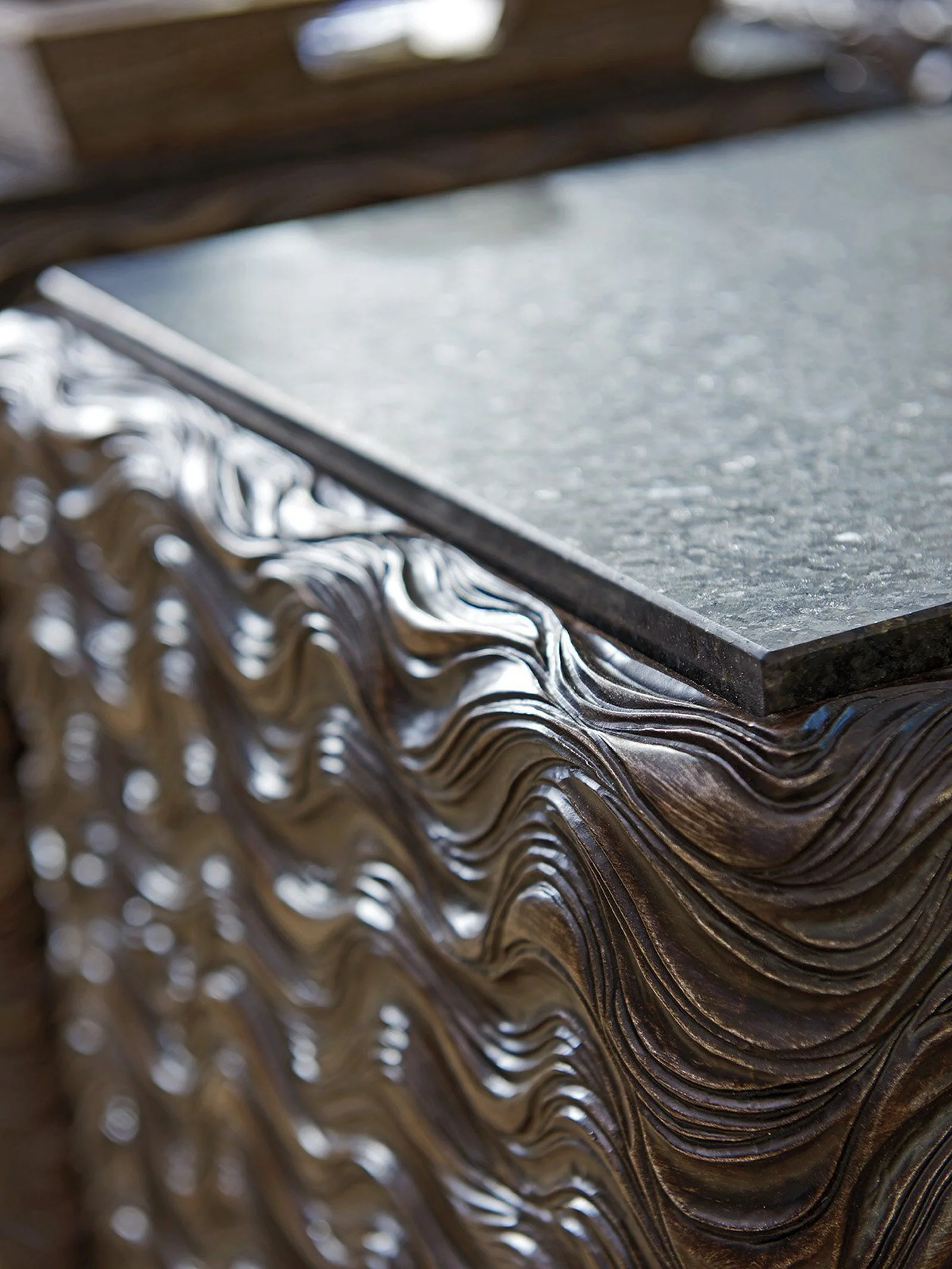 Lexington Shadow Play Talk Of The Town Cube End Table - Image 3