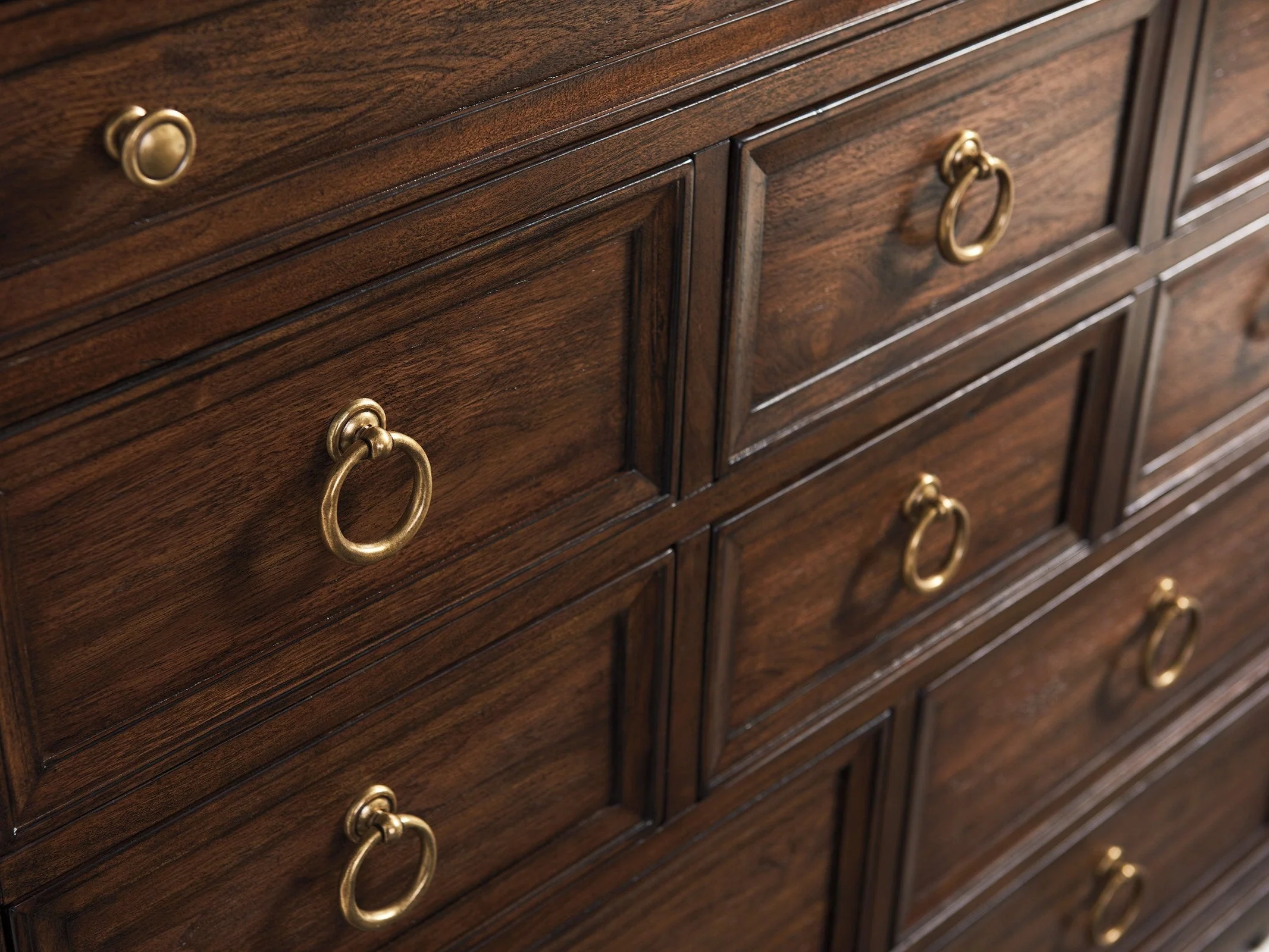 Lexington Silverado Crosby Gentlemans Chest - Image 3