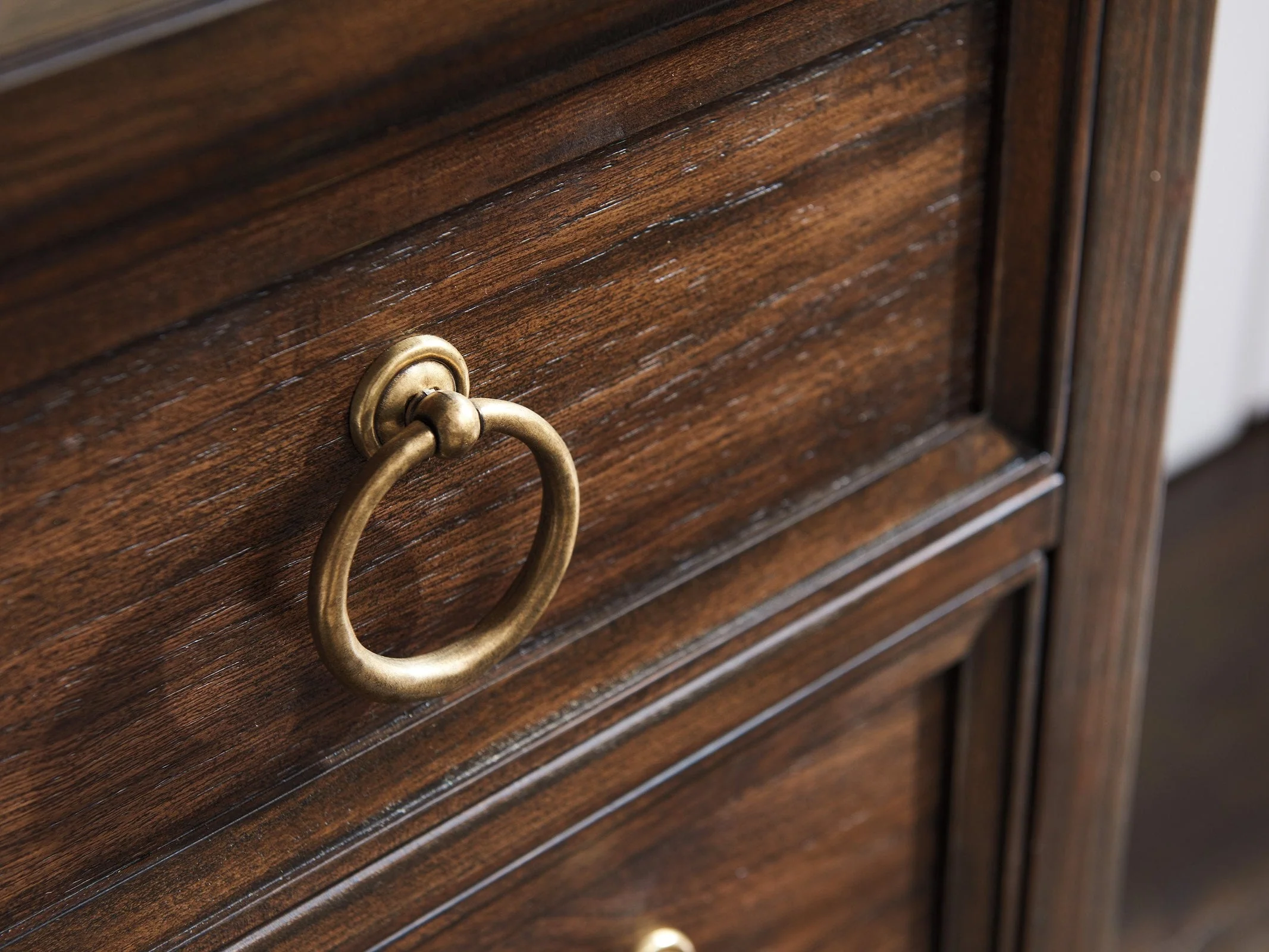 Lexington Silverado Cupertino Bachelors Chest - Image 3