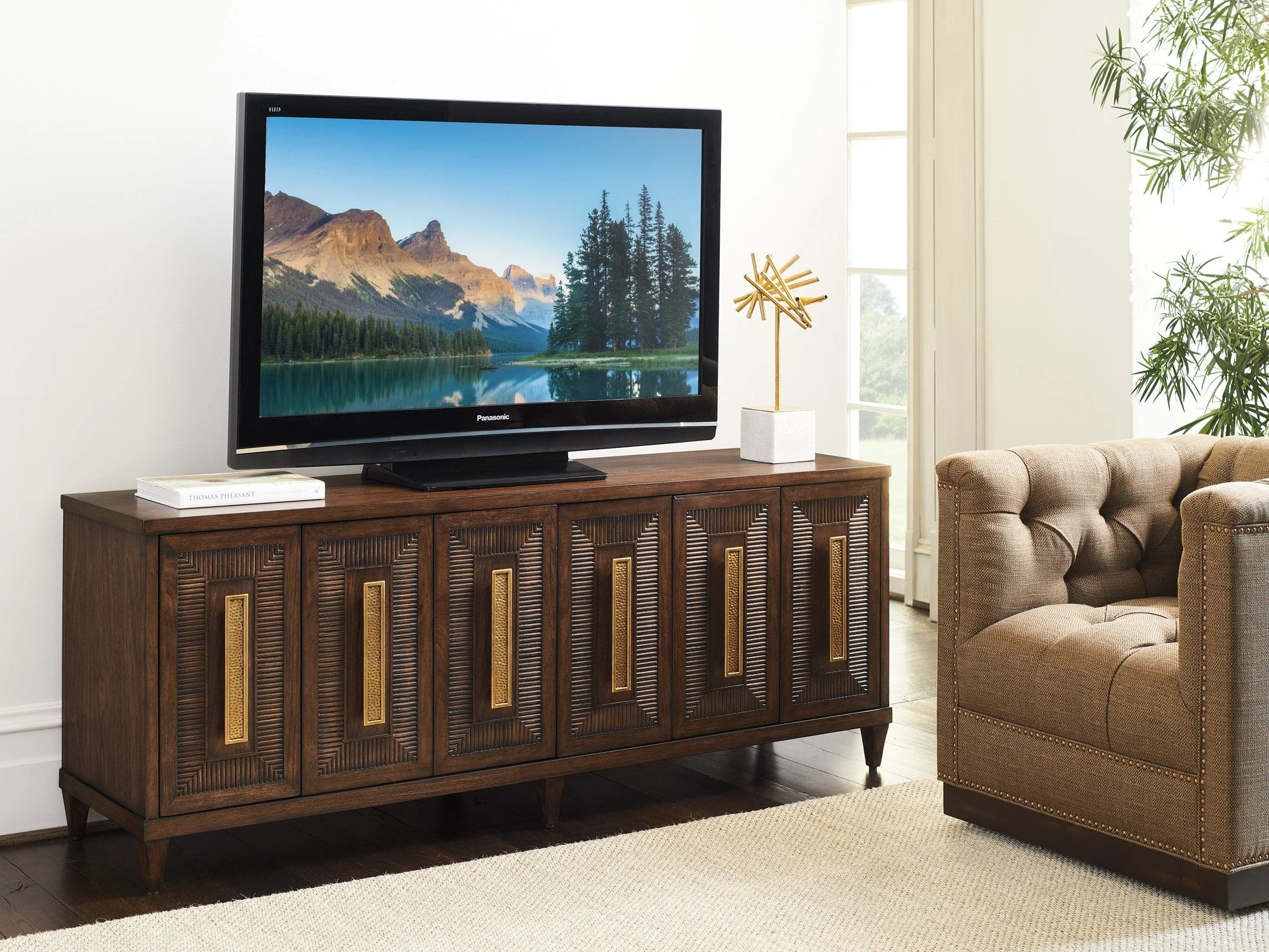 Lexington Silverado Modesto Media Console - Image 2