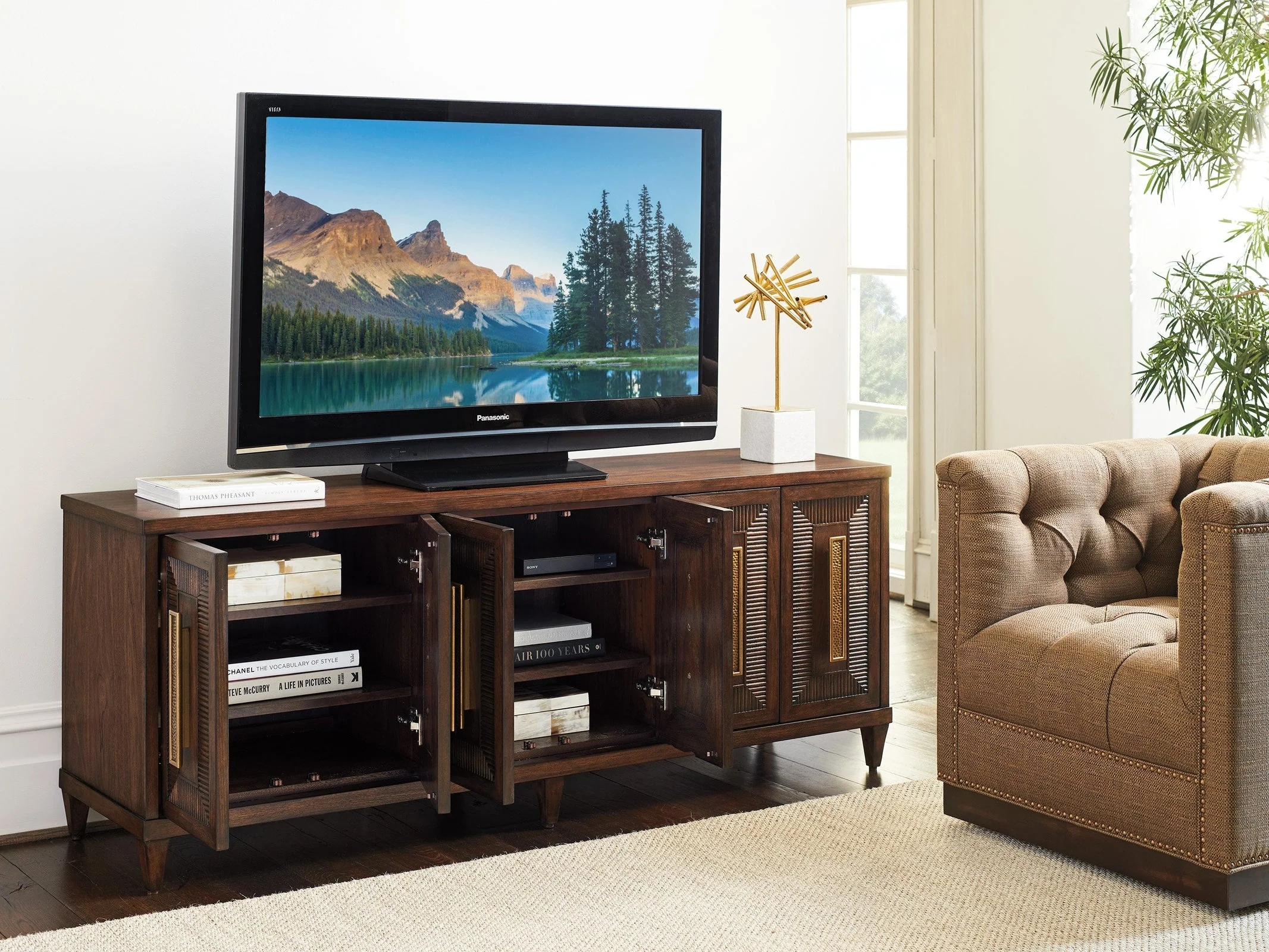 Lexington Silverado Modesto Media Console - Image 3