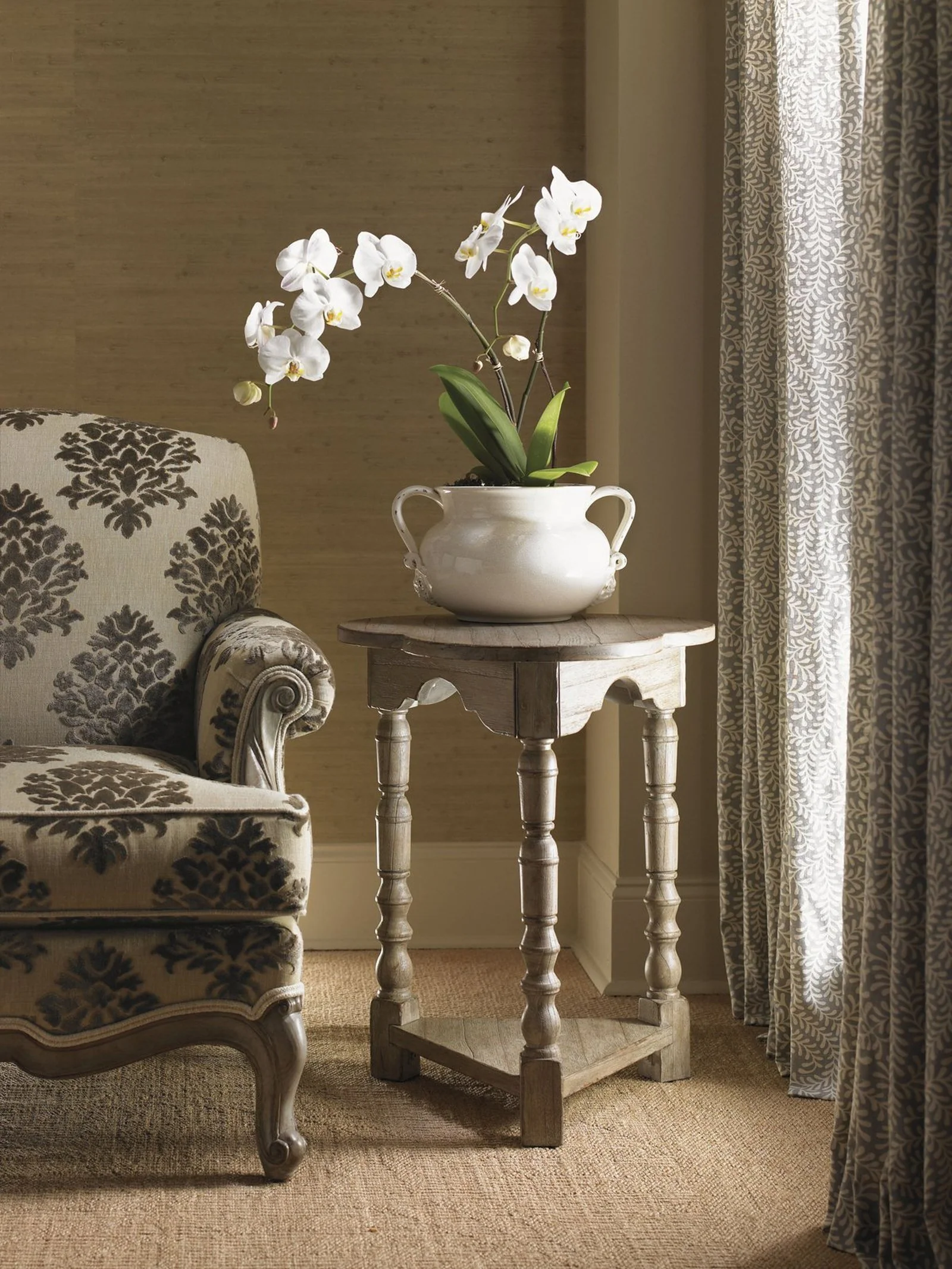 Lexington Twilight Bay Bailey Chairside Table - Image 2