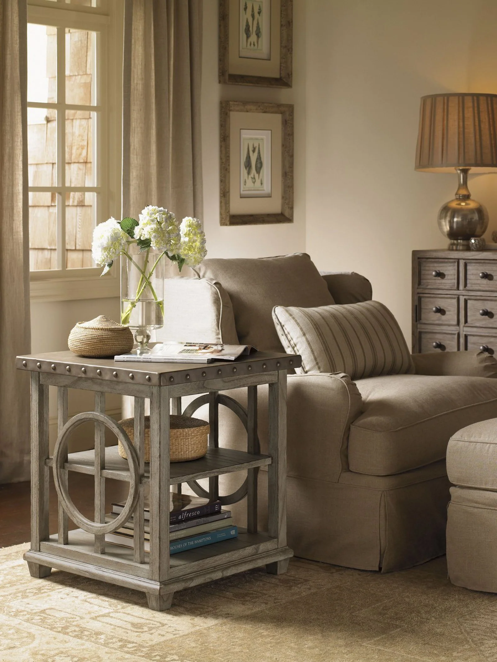 Lexington Twilight Bay Wyatt Lamp Table - Image 3
