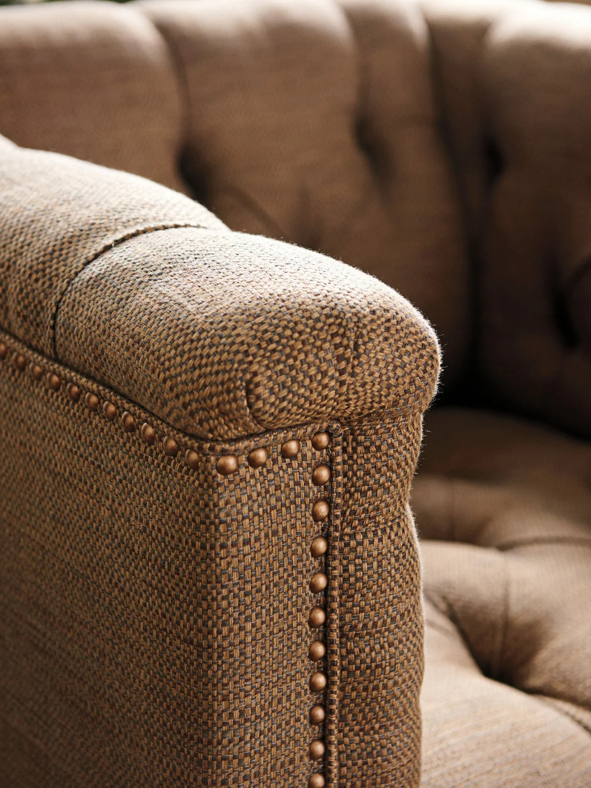 Lexington Upholstery Silverado Fremont Swivel Chair - Image 4