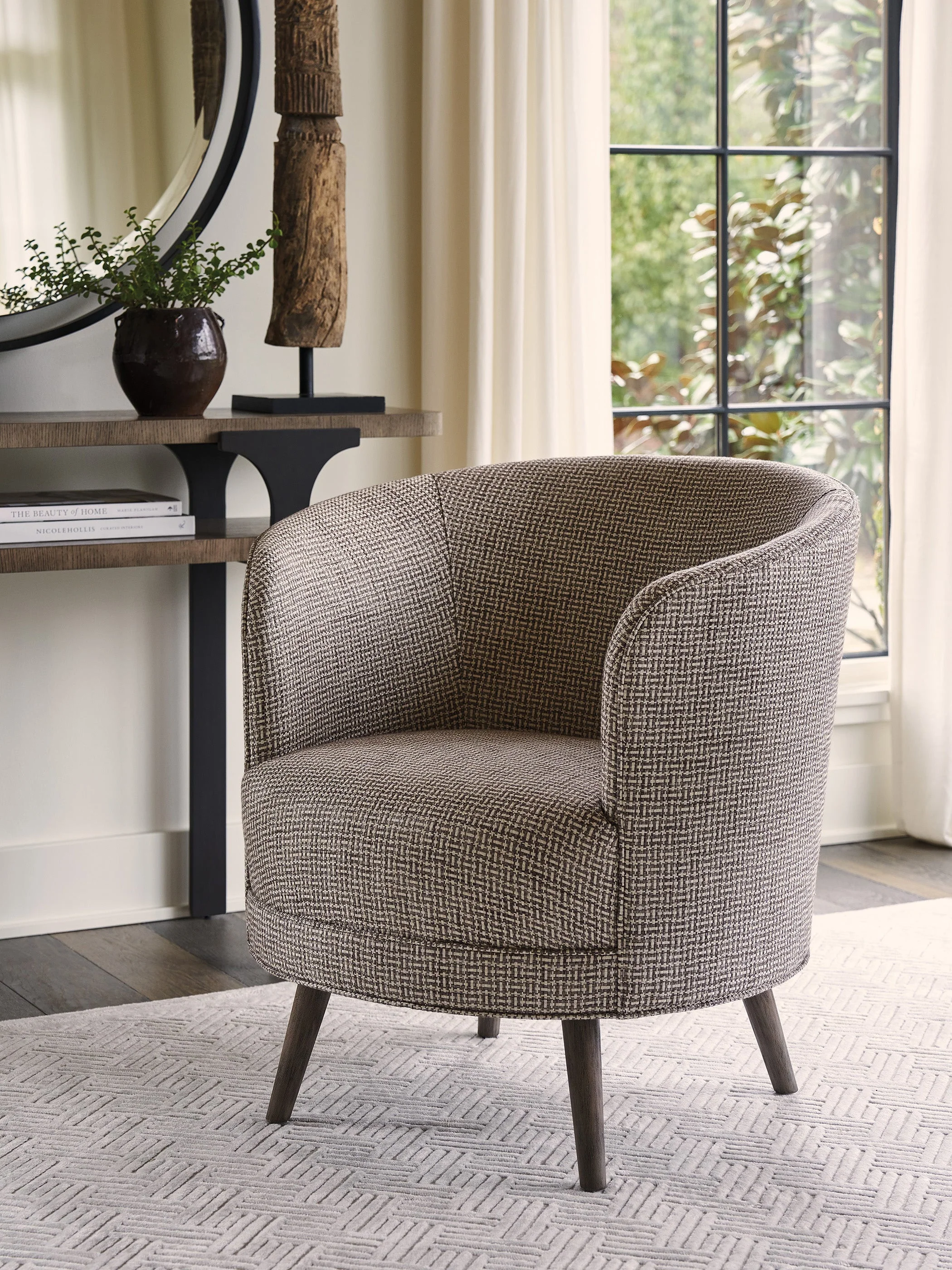 Lexington Zanzibar Torrington Swivel Chair - Image 2