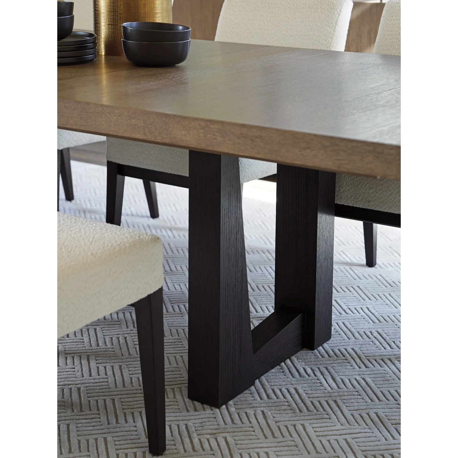 Lexington Zanzibar Wellesley Rectangular Dining Table - Image 3