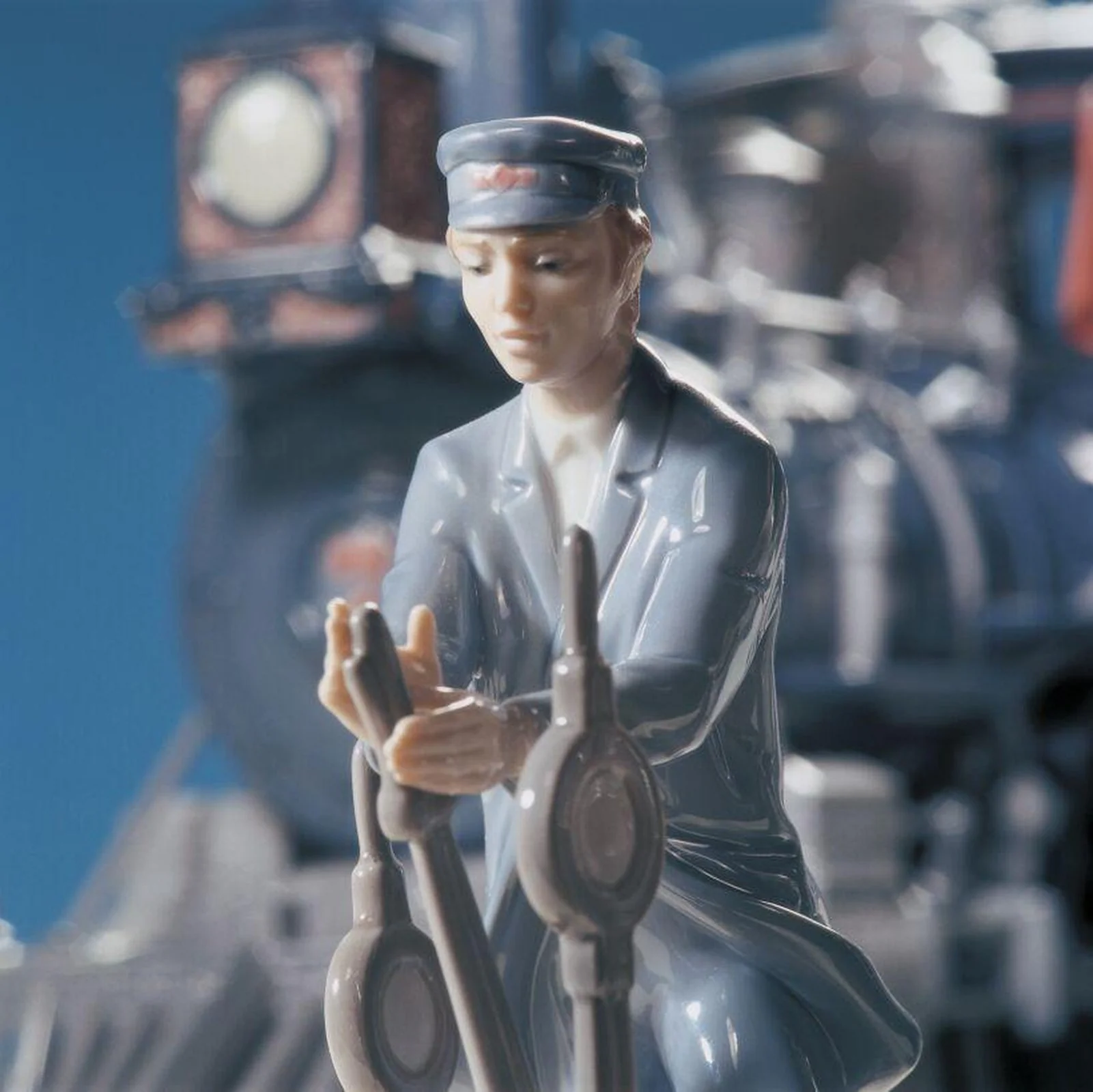 Lladro A Grand Adventure Train Sculpture - Limited Edition - Image 5