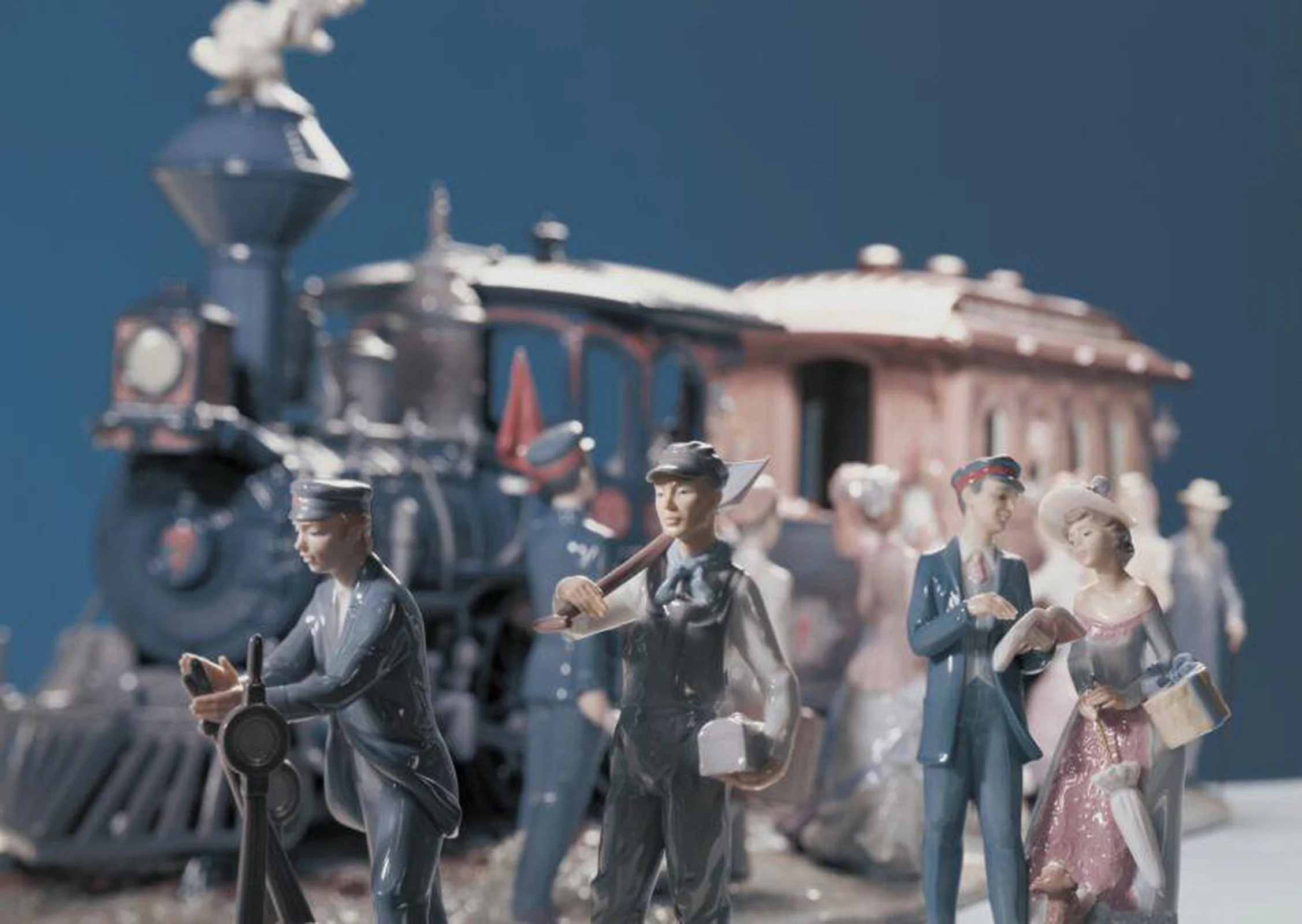 Lladro A Grand Adventure Train Sculpture - Limited Edition - Image 6