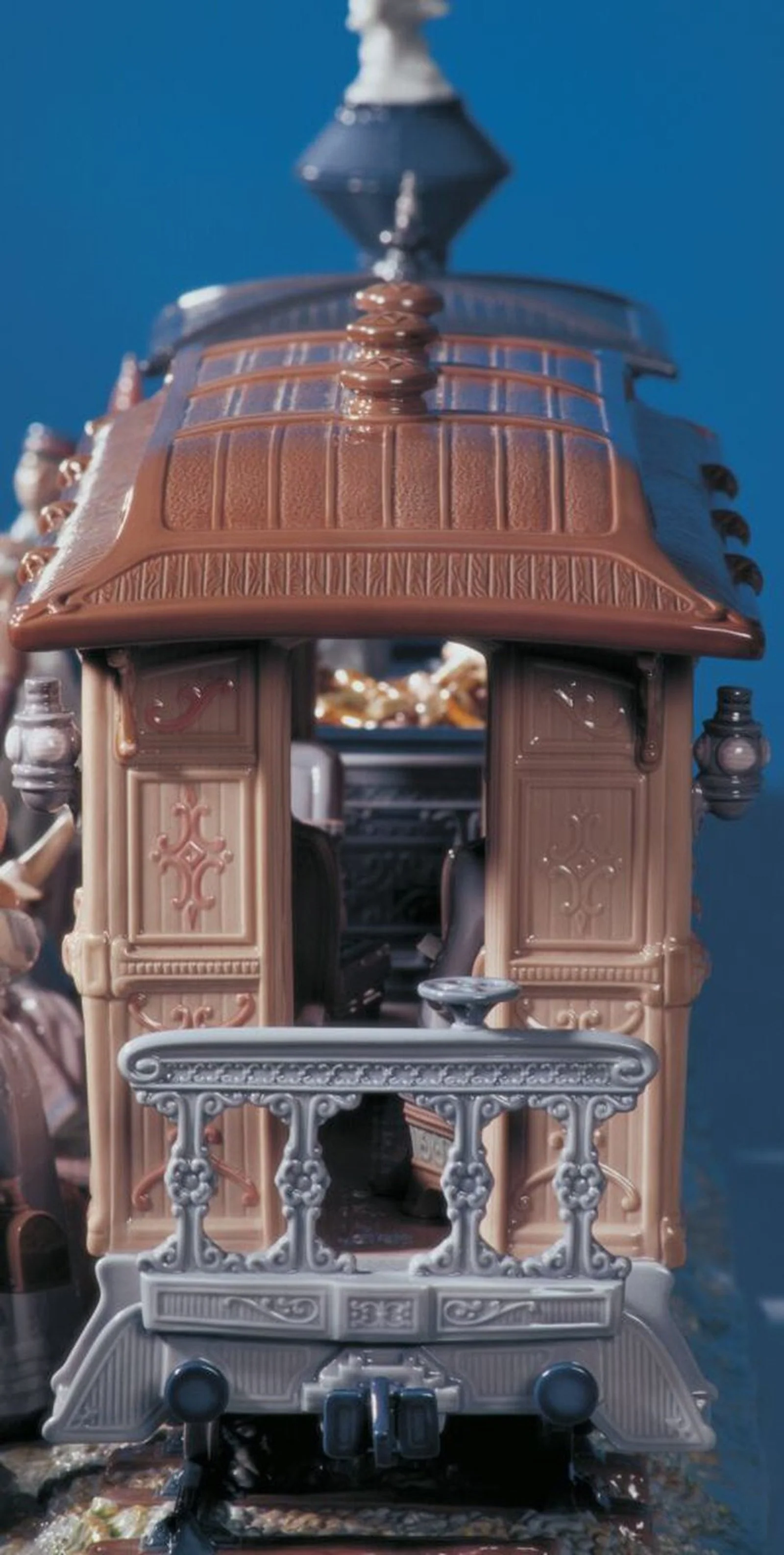 Lladro A Grand Adventure Train Sculpture - Limited Edition - Image 8