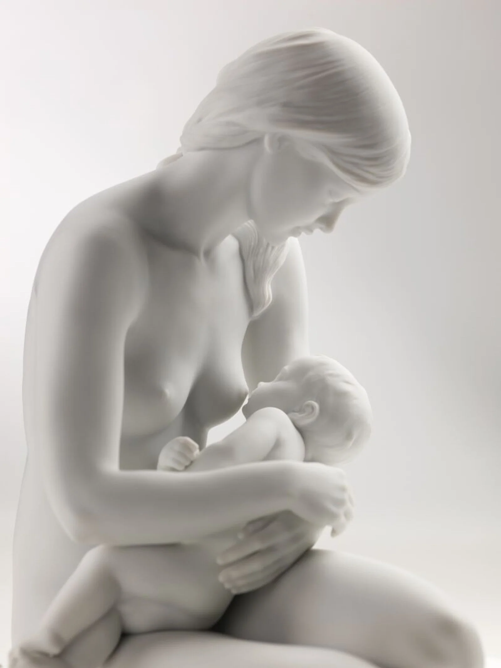 Lladro A Nurturing Bond Mother Figurine - Image 5