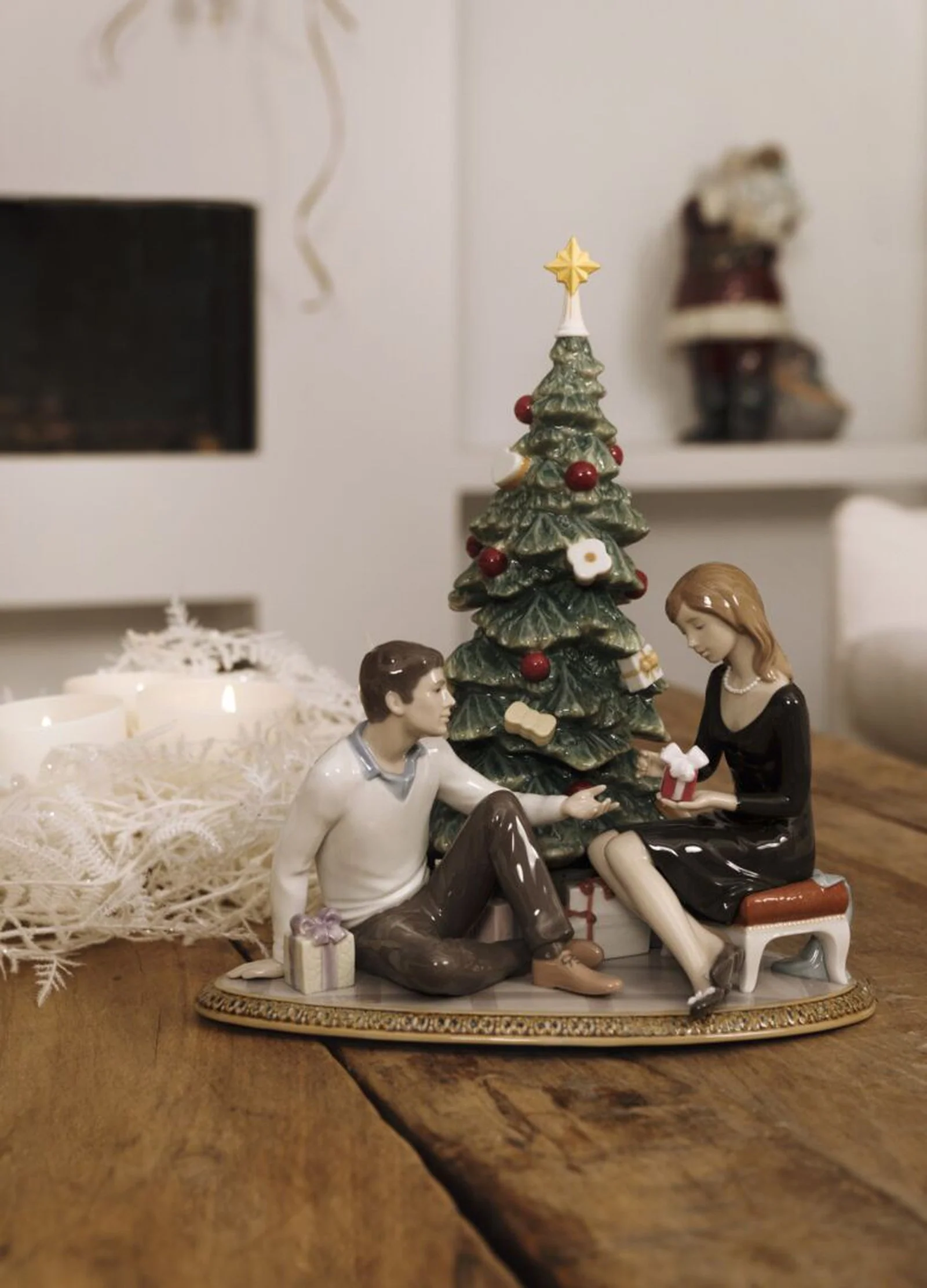 Lladro A Romantic Christmas Couple Figurine Limited Edition - Image 2