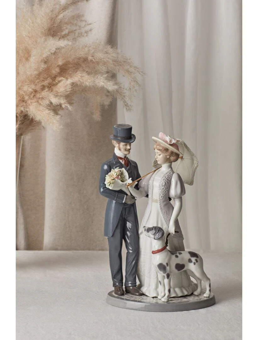 Lladro A Romantic Stroll - Image 2