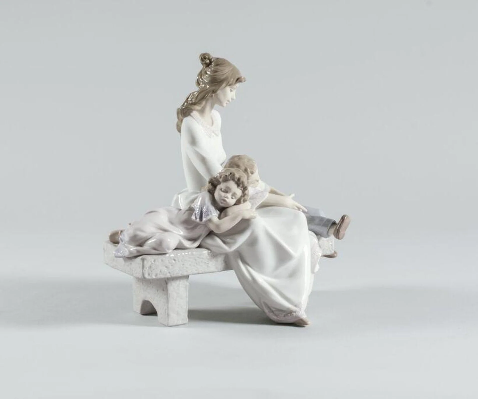 Lladro An Afternoon Nap Mother Figurine - Image 3