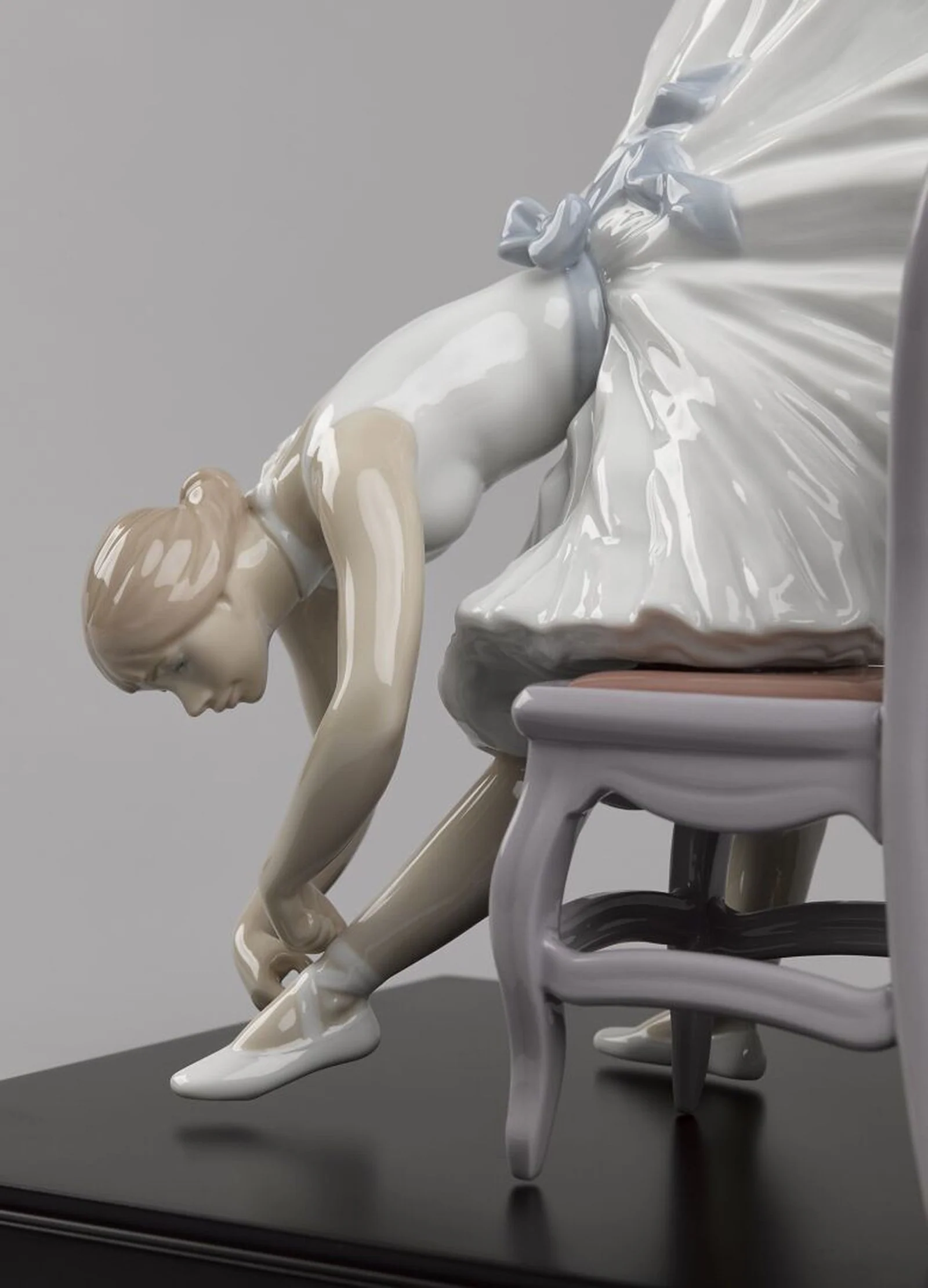 Lladro Backstage Ballet Figurine Limited Edition - Image 4
