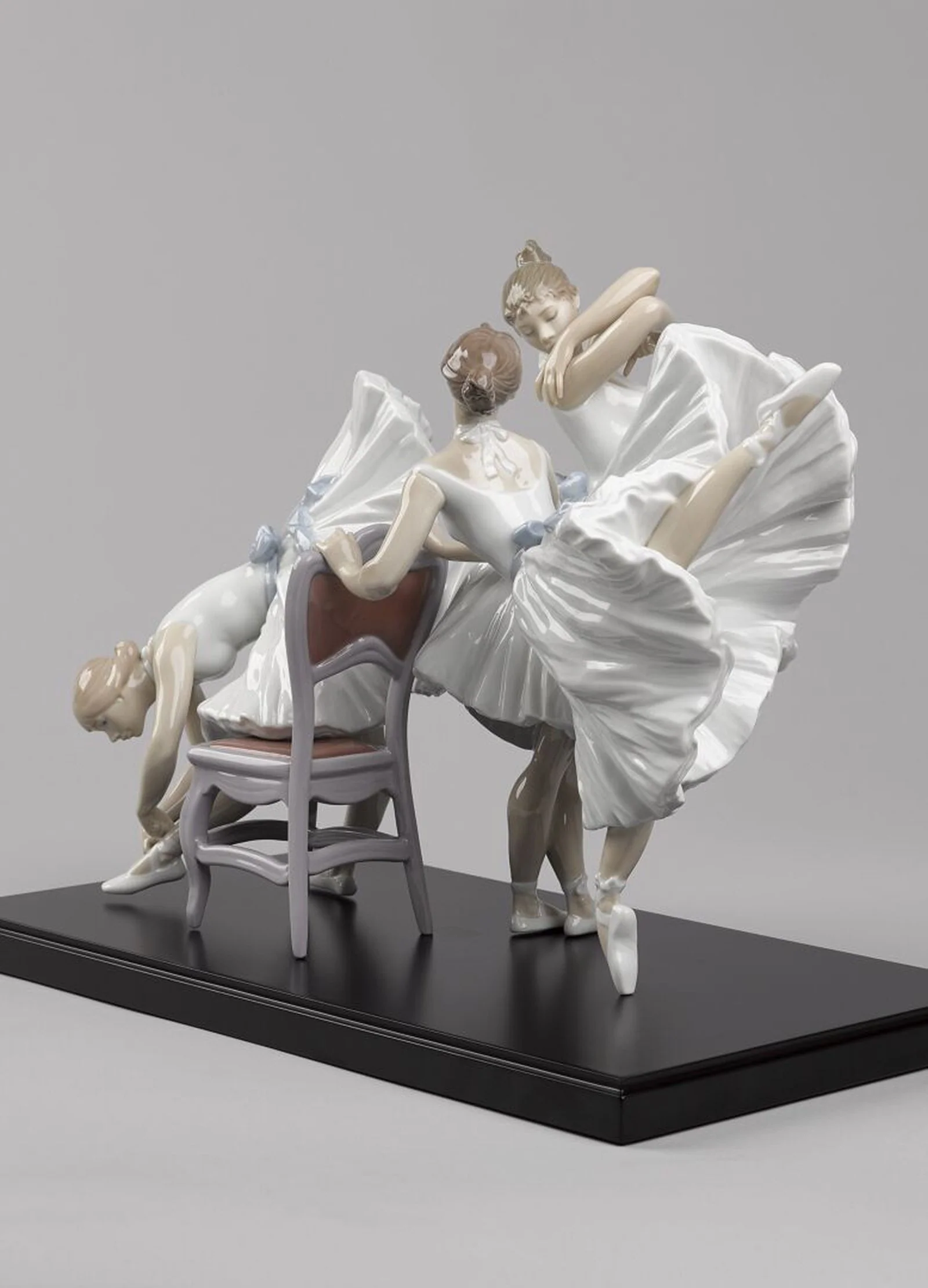 Lladro Backstage Ballet Figurine Limited Edition - Image 6