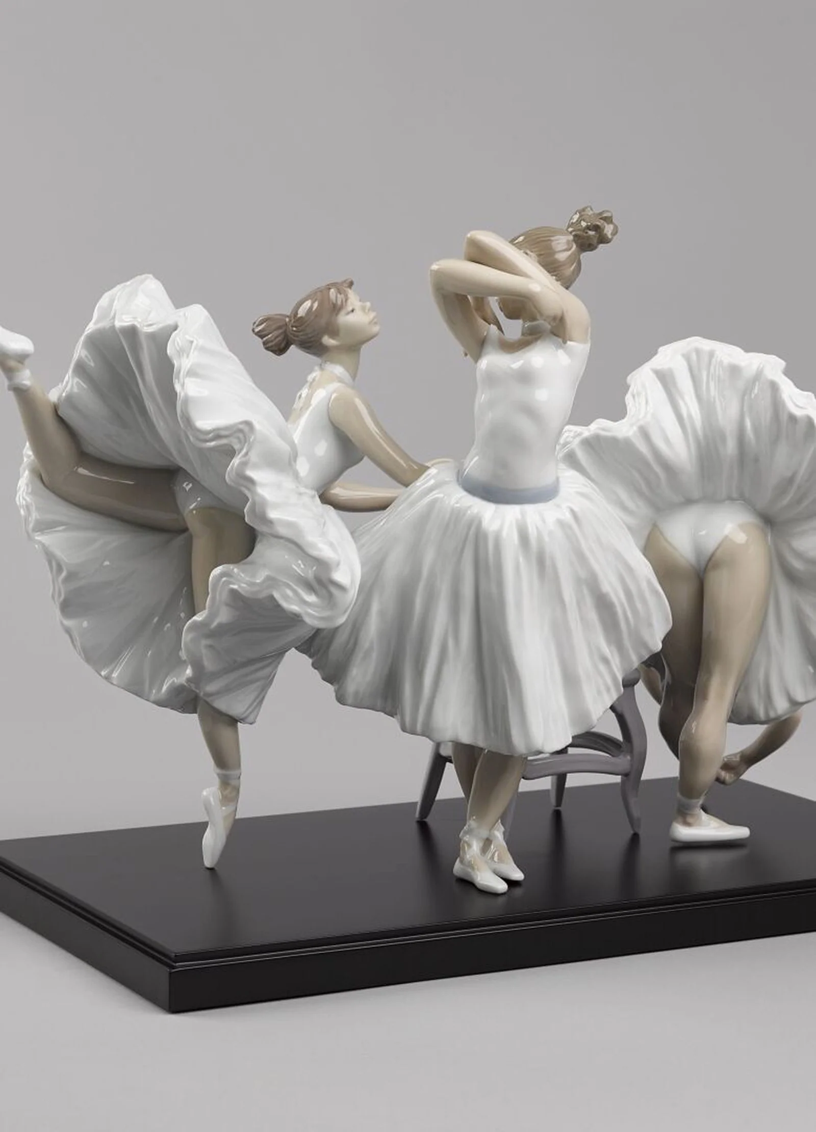 Lladro Backstage Ballet Figurine Limited Edition - Image 7
