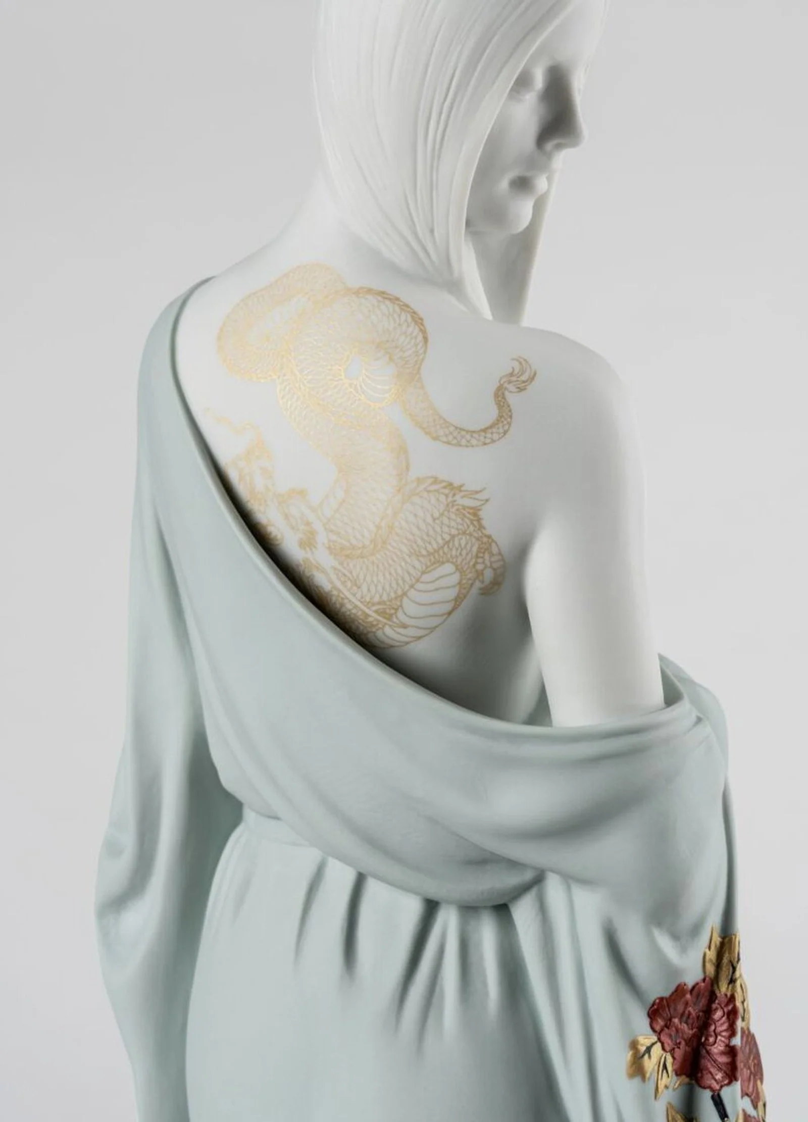 Lladro Beauty with dragon tattoo Woman Figurine - Image 4