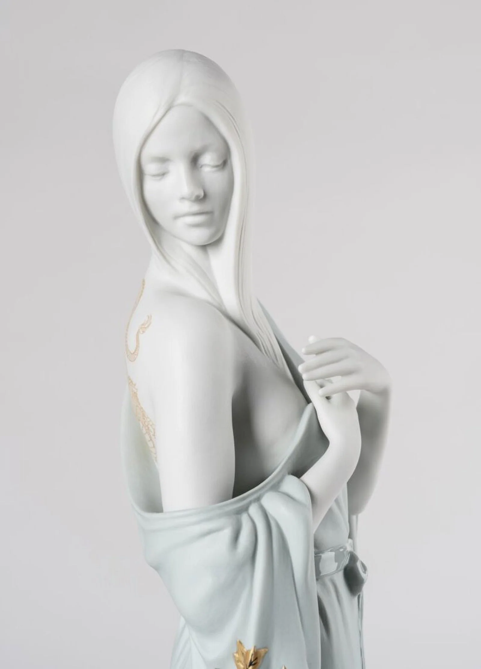 Lladro Beauty with dragon tattoo Woman Figurine - Image 6