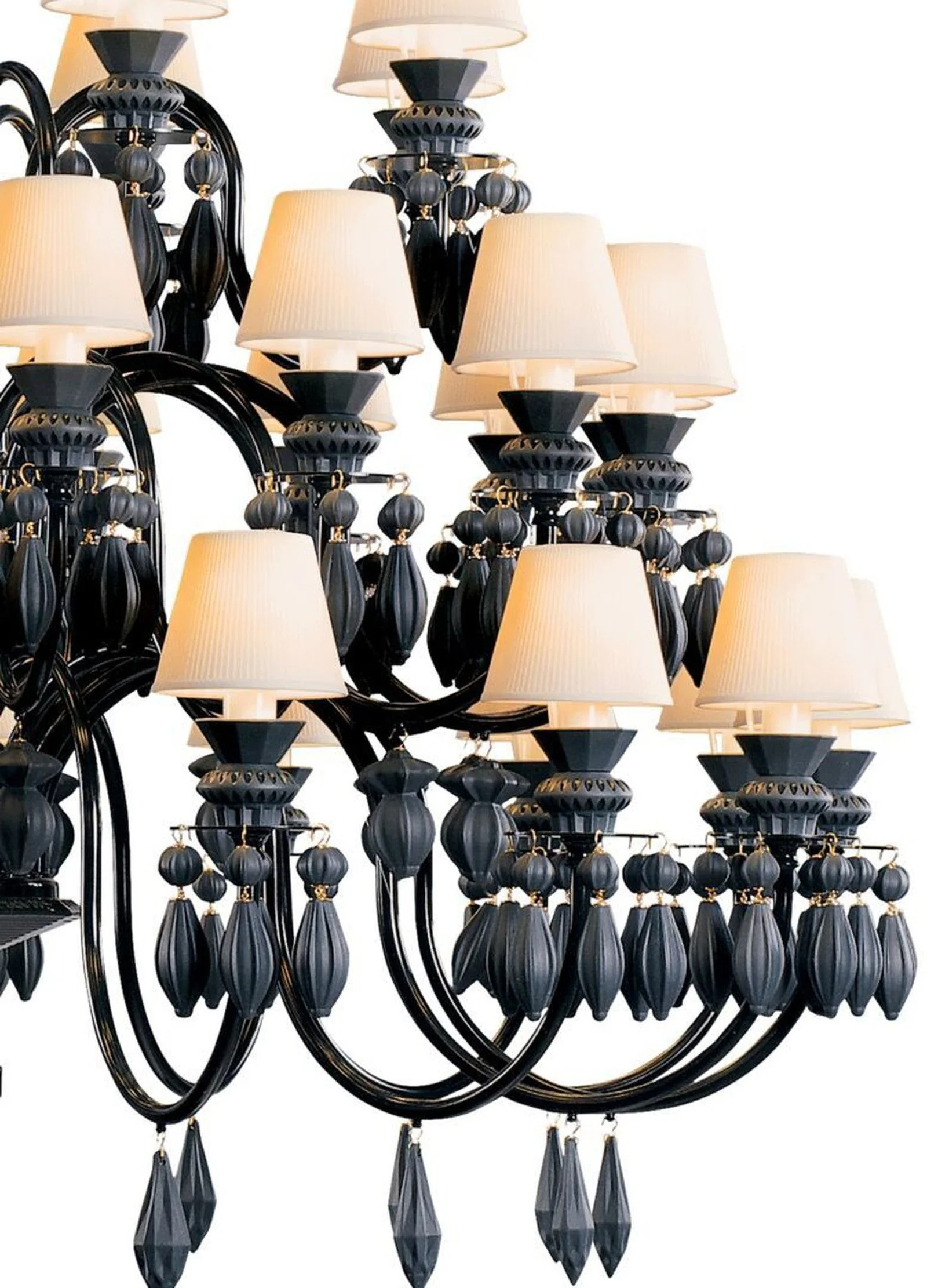 Lladro Belle De Nuit 40 Lights Chandelier (US) - Image 5