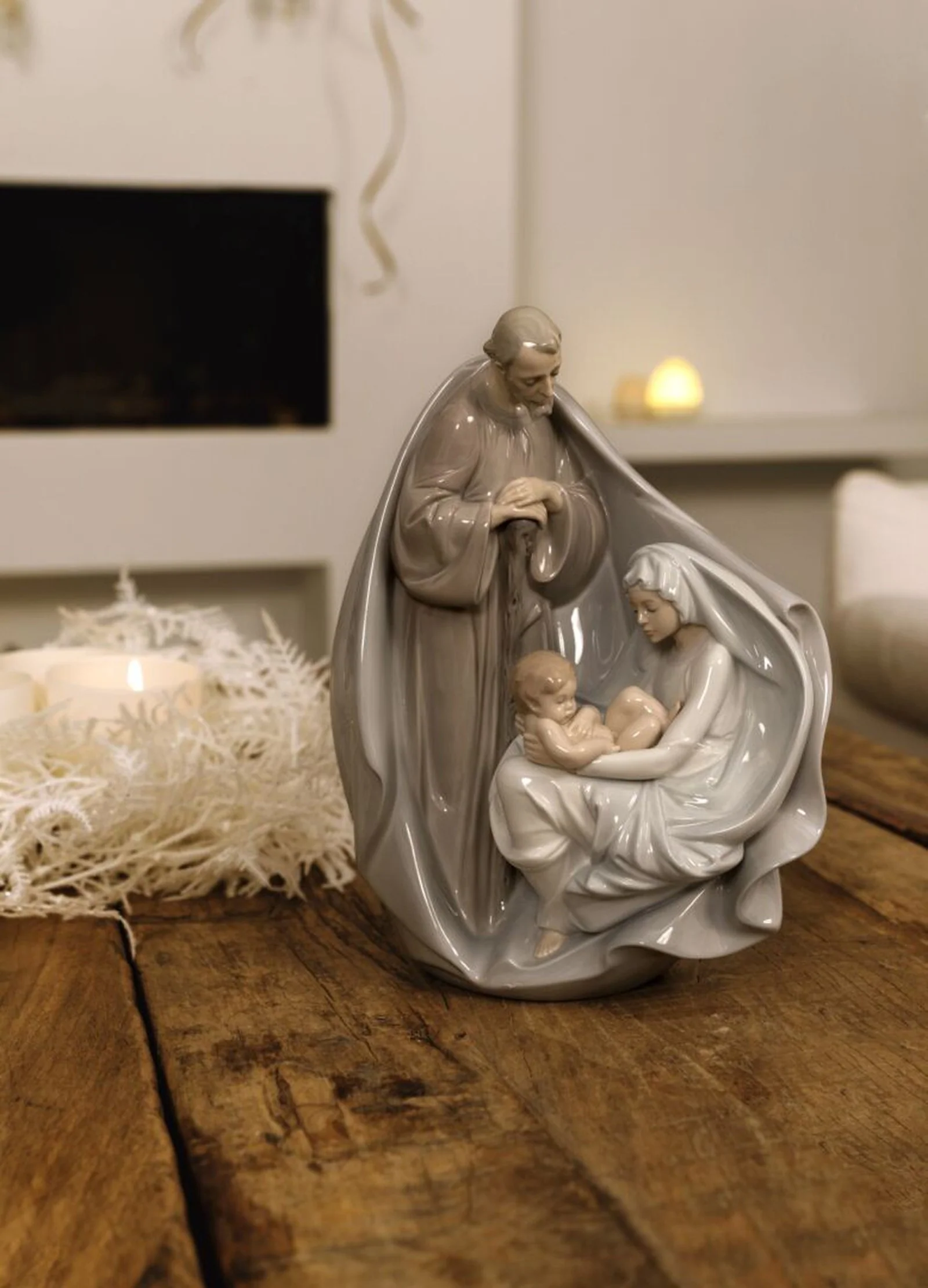 Lladro Birth of Jesus Figurine - Image 4