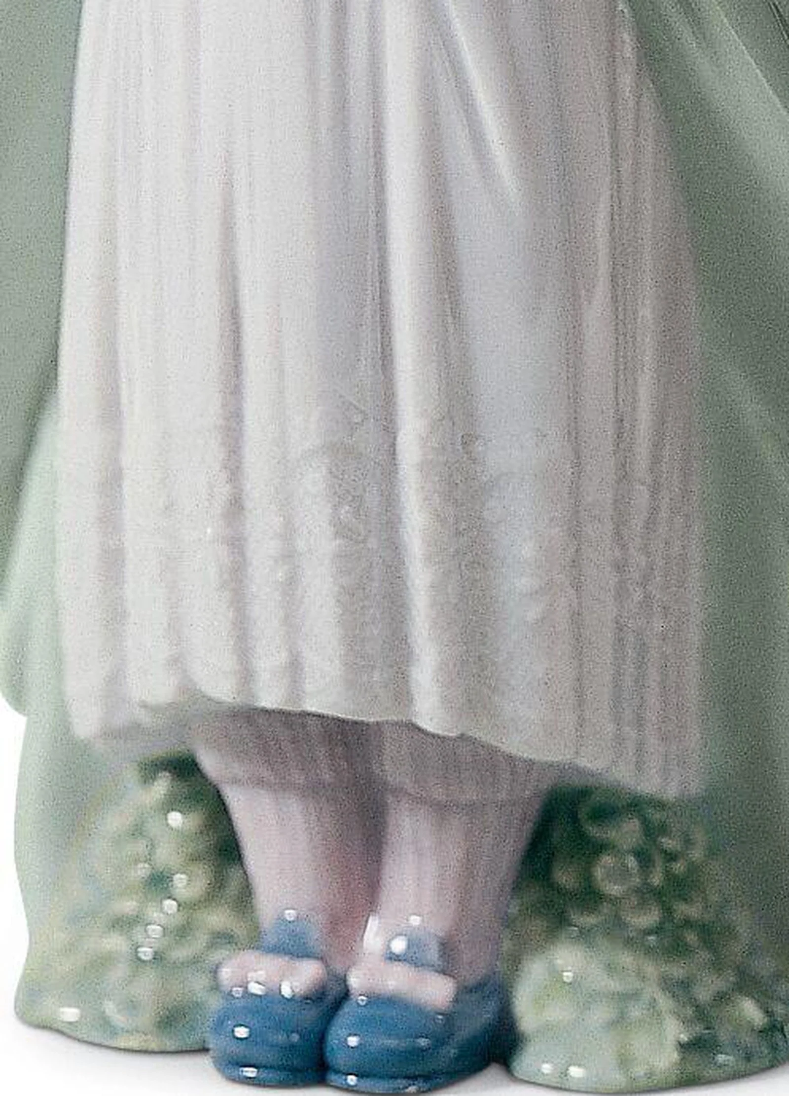 Lladro Bountiful Blossoms Girl Figurine - Image 4