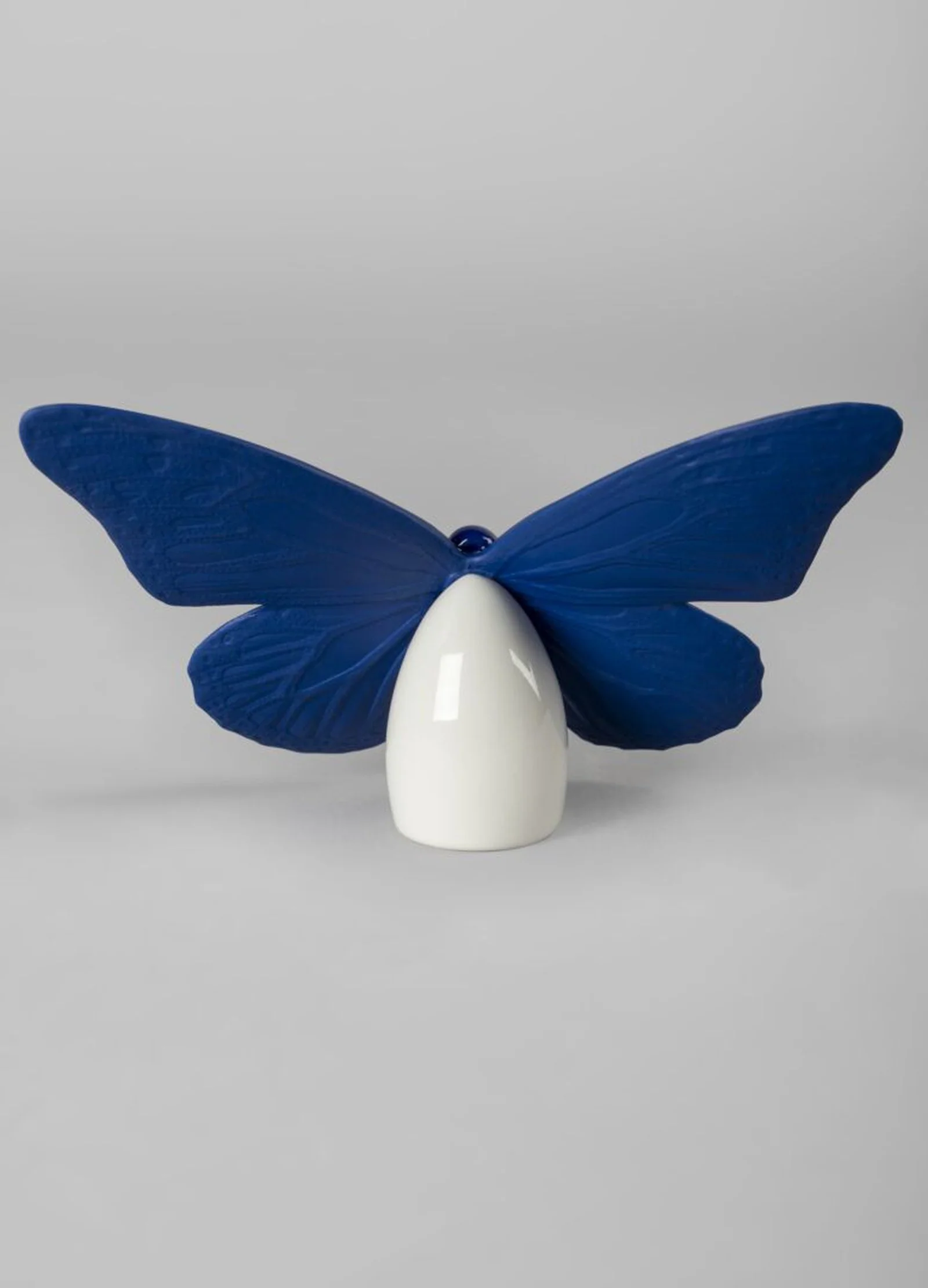 Lladro Butterfly Figurine - Image 4