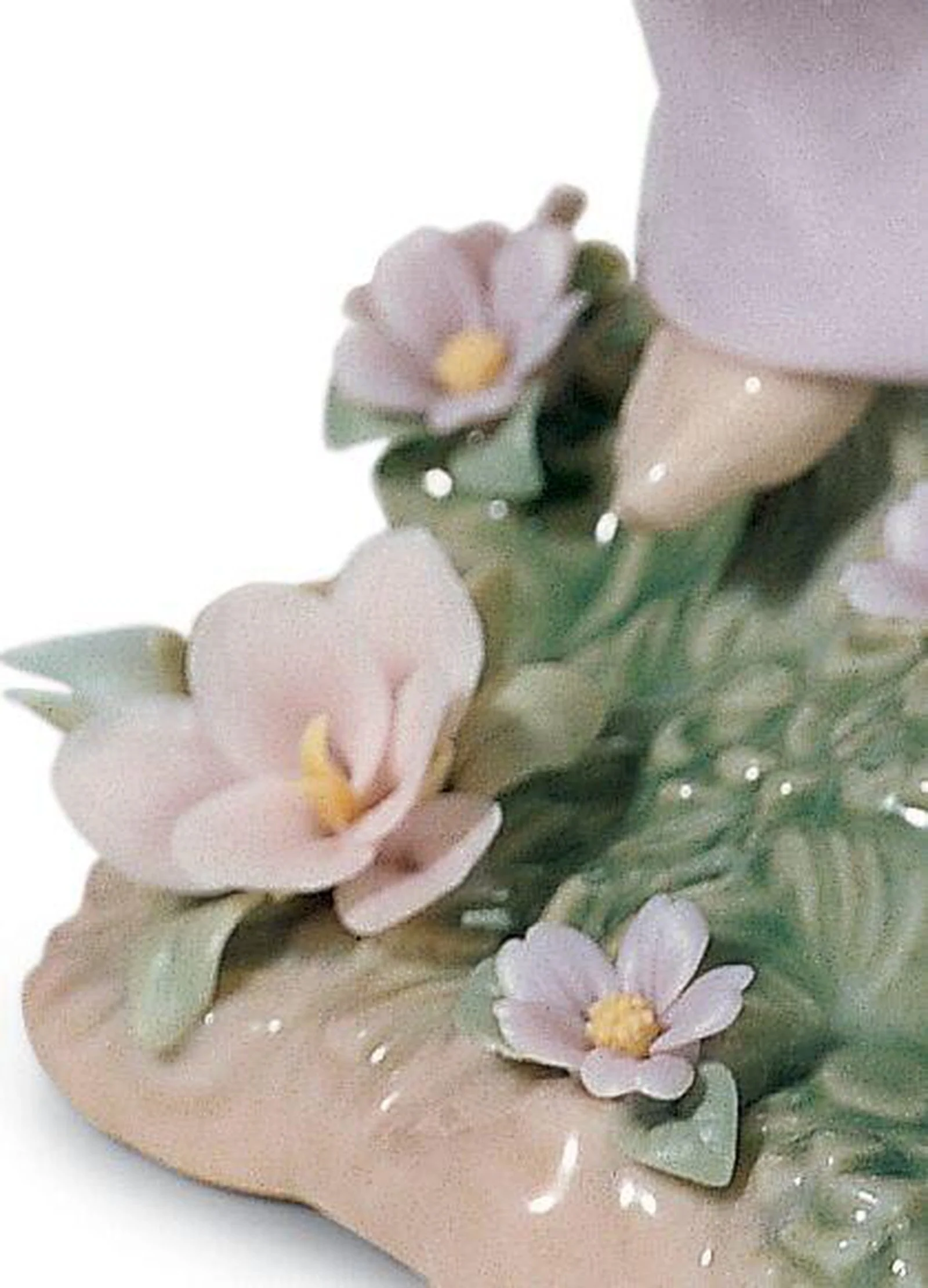 Lladro Butterfly Wings Fairy Figurine - Image 5