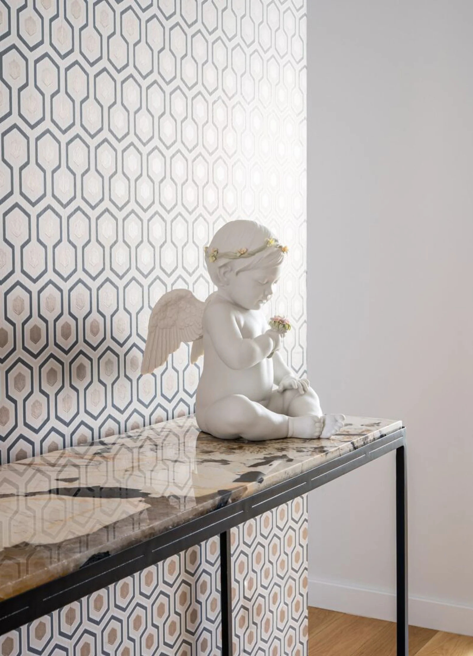 Lladro Celestial Angel Figurine - Image 2