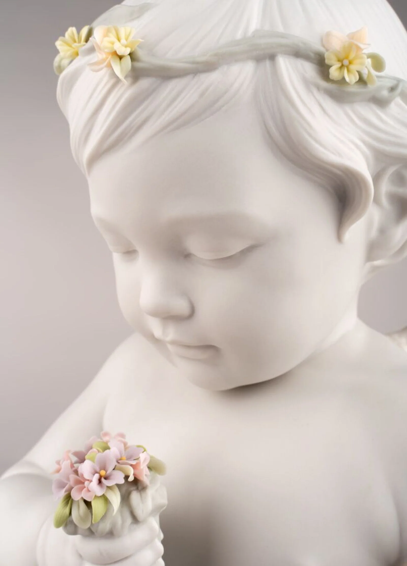 Lladro Celestial Angel Figurine - Image 3