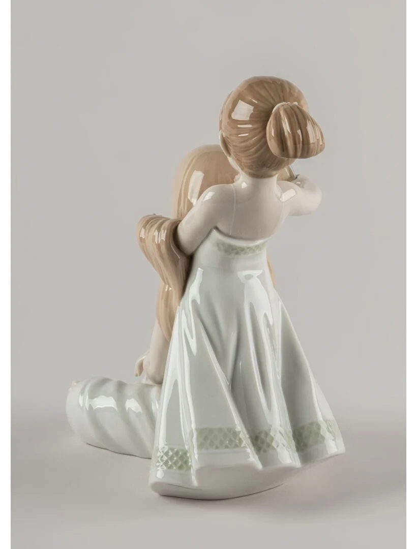 Lladro Combing Your Hair - Image 4