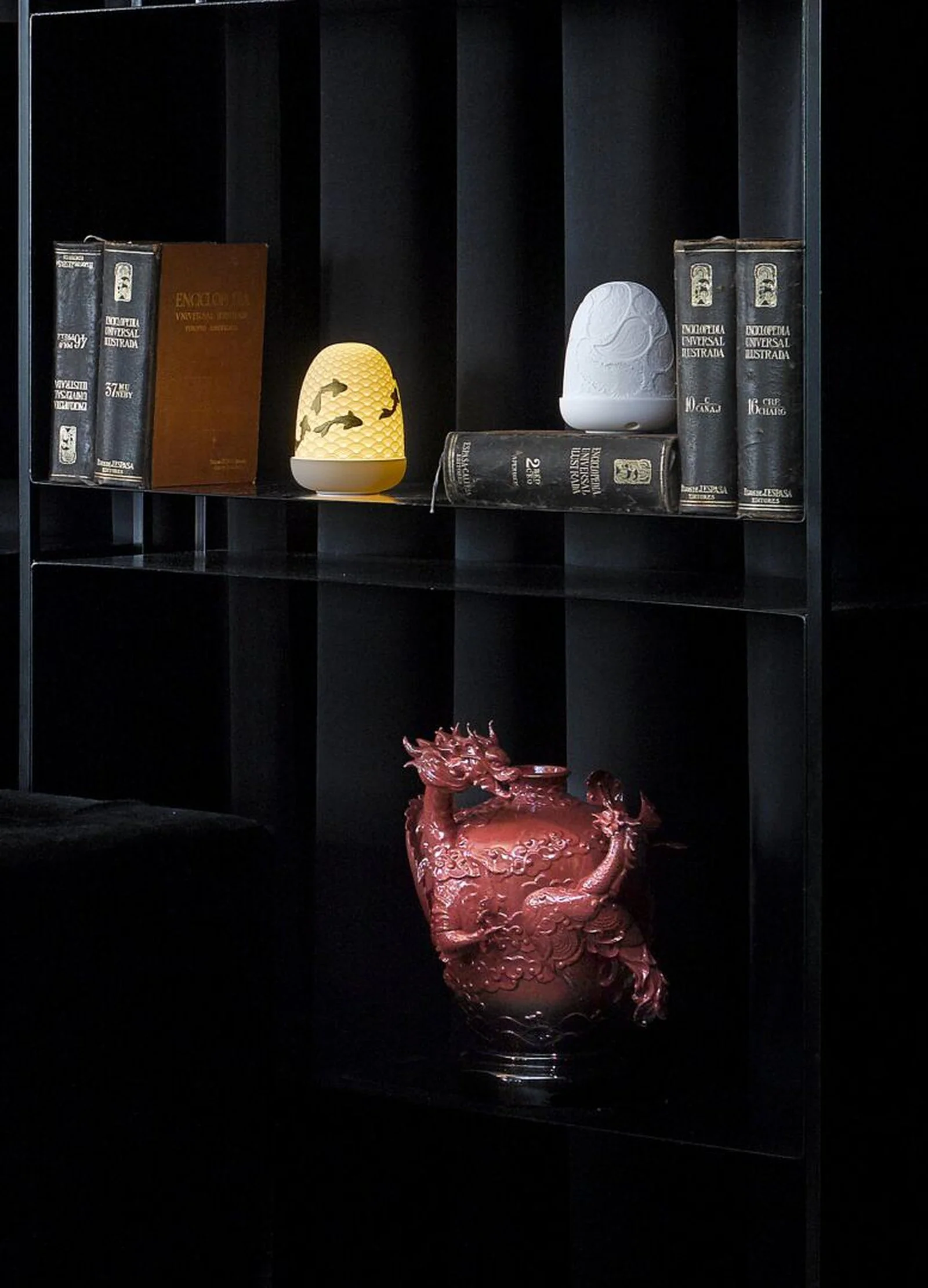 Lladro Dragon and Phoenix Vase - Image 5